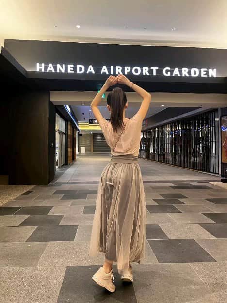 久嬢由起子のインスタグラム：「最強開運日🍑🖋️おしりも運気をぐんぐんあげて⤴️」