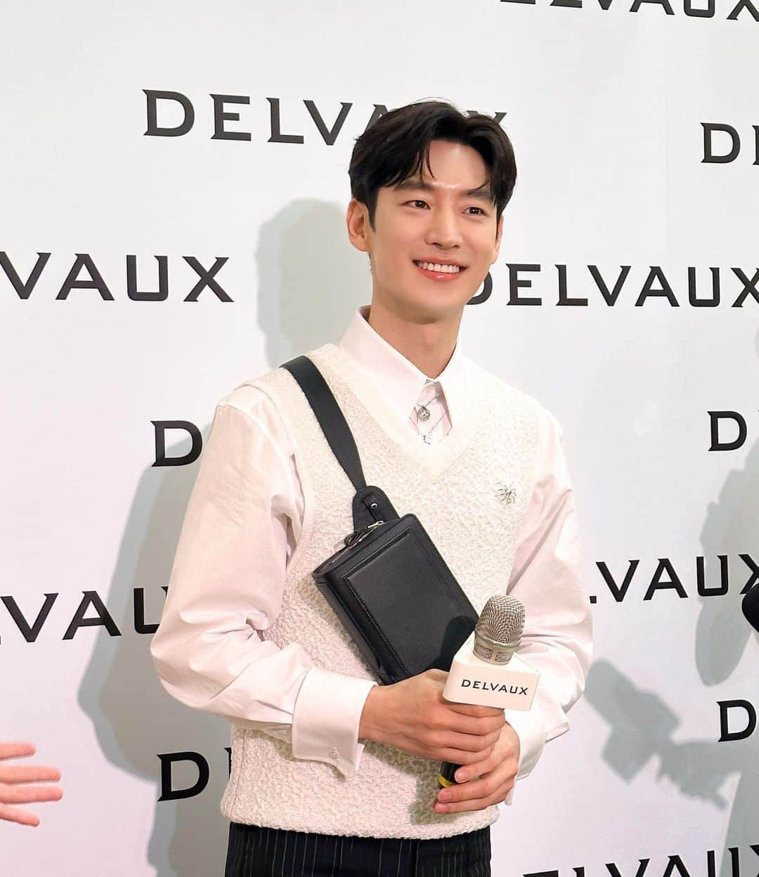 イ・ジェフンさんのインスタグラム写真 - (イ・ジェフンInstagram)「⠀ @delvaux  #Delvaux #DelvauxTaichung #DelvauxAW23 #Minoshin」8月4日 21時49分 - leejehoon_official