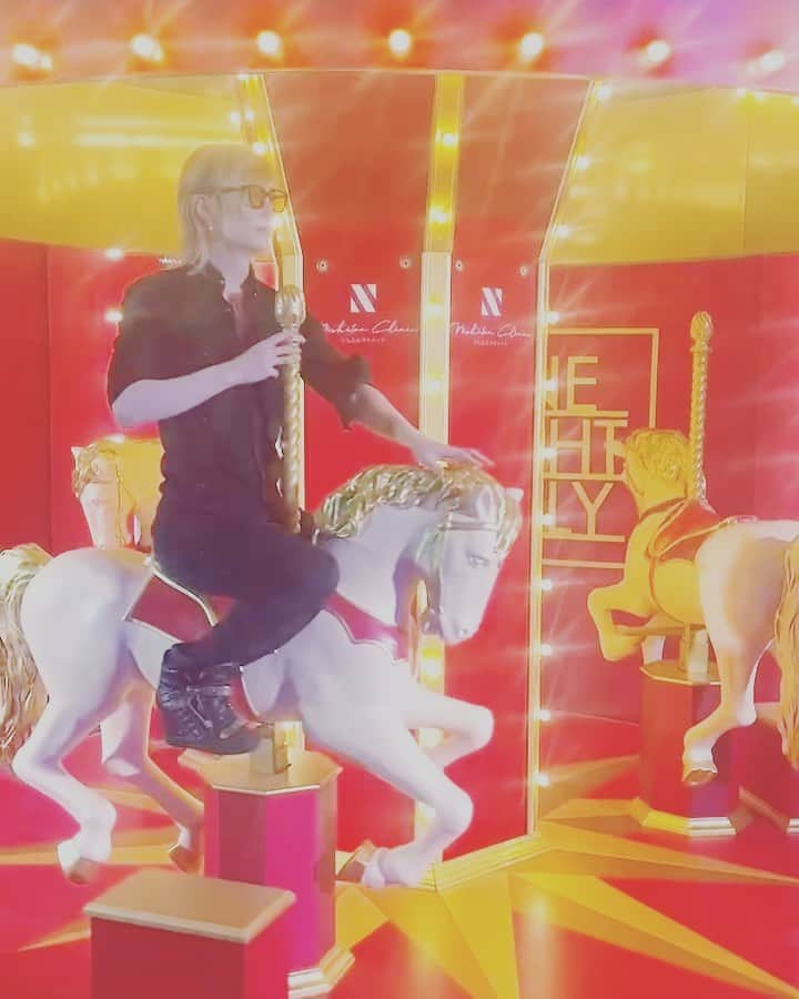 MiA のインスタグラム：「にしたんクリニックさんのパーティにお邪魔させて頂きました！ 西村さんの最強知名度のつくり方何度も読んでてガチ西村さんのファンだから嬉しかった...しかもお話させて頂けた... #にしたんクリニック」