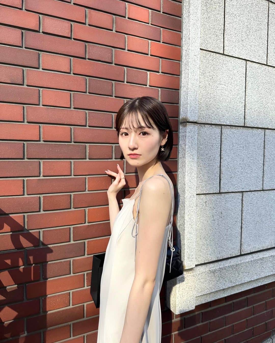 のインスタグラム：「27🎂  私事ですが、 8月から新しい事務所に所属になり 引越しをしたり。 様々な環境が新しくなり、皆様のおかげで とても素敵なスタートをきれております 🌥️⛅️  27歳もわくわくでいっぱいです🤎  こんな私ですが これからも私らしく、 でも更に気を引き締めて 邁進してまいりますので これからもよろしくお願いします 🕊️  2023.8.4  #27」