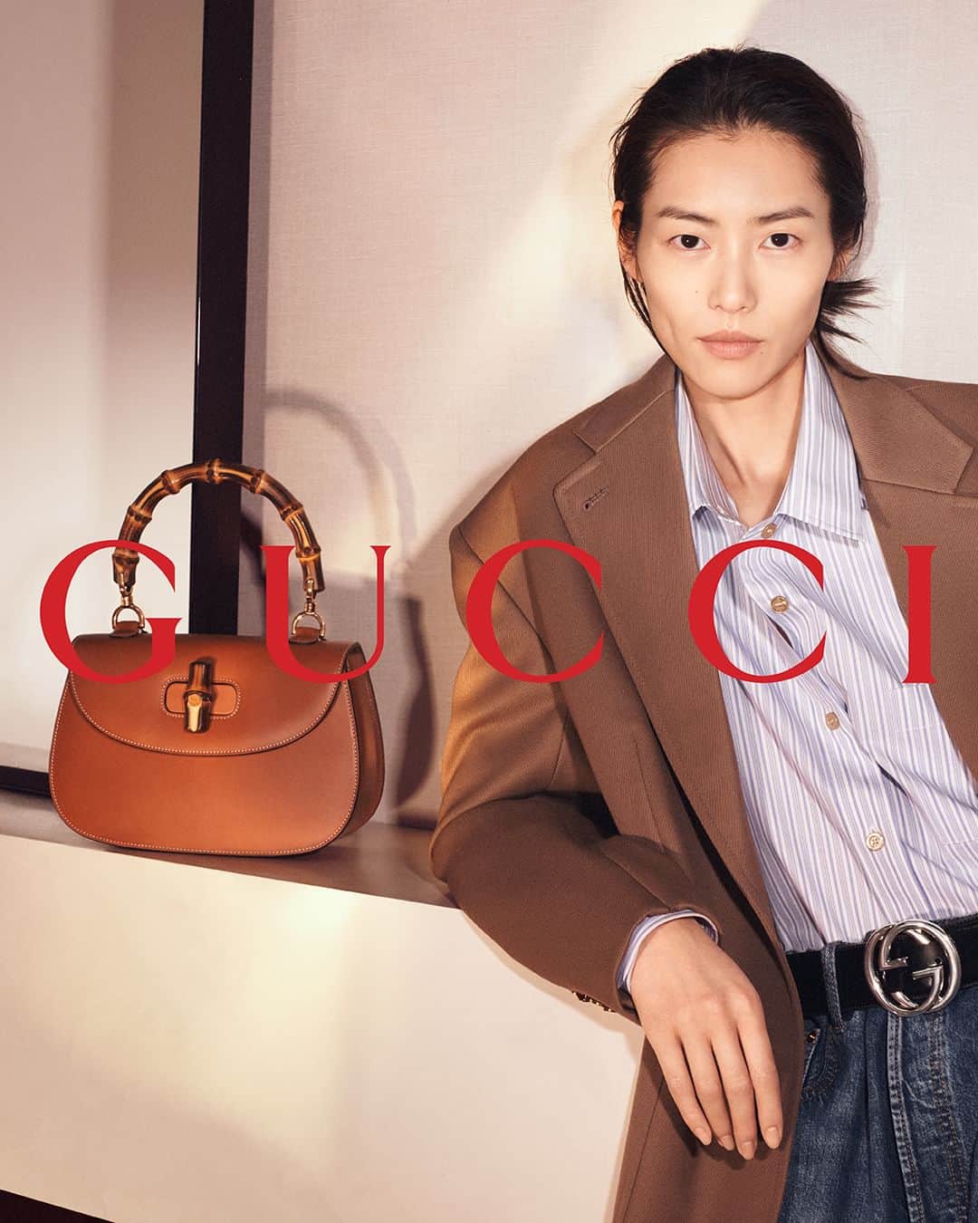 グッチのインスタグラム：「Liu Wen stars alongside the Bamboo 1947, a timeless emblem of the House, in a new chapter of the campaign. Discover more at the link in bio.   #GucciBamboo1947 @liuwenlw #LiuWen」