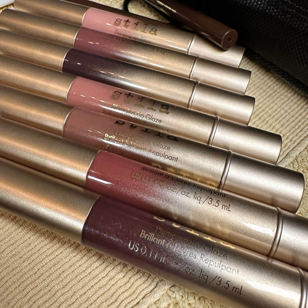 Stila Cosmeticsさんのインスタグラム写真 - (Stila CosmeticsInstagram)「Pout-plumping Neutrals 🫦💦⁠ ⁠ The same Plumping Lip Glaze formula you fell in love with now in 8 NEW high-shine, creamy, nudes inspired by the 90s. Get plumping @UltaBeauty 🛒⁠ ⁠ ⁠ #Stila #StilaCosmetics #CrueltyFree #LipGloss #plumpingLipgloss #Shimmer #nudes #neutrals #UltaBeauty⁠」8月4日 22時01分 - stilacosmetics