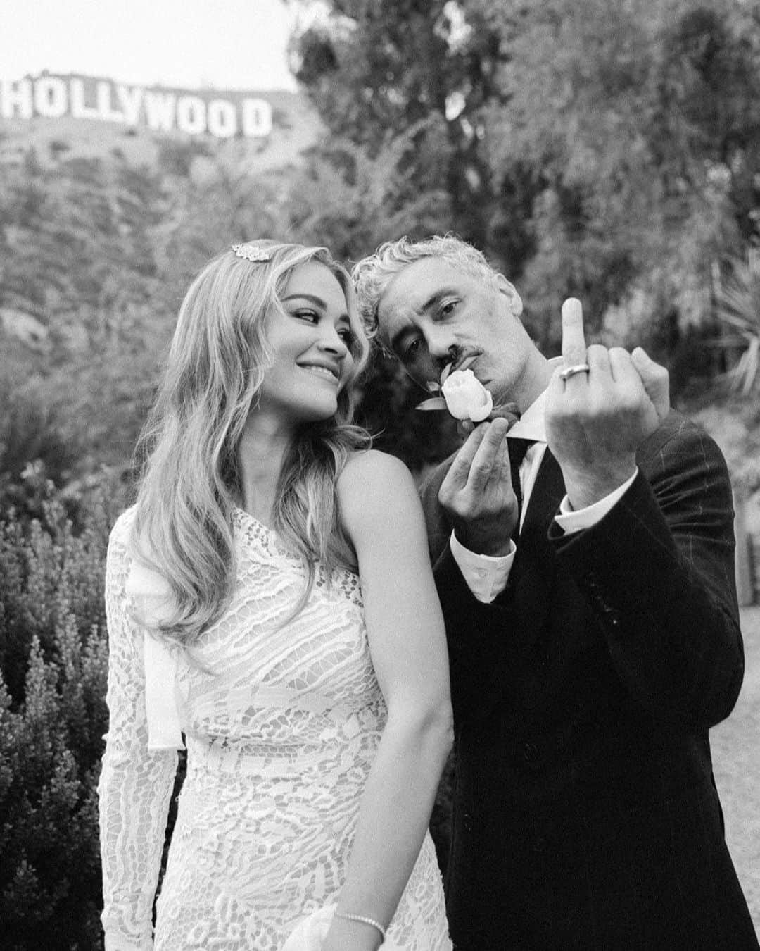 リタ・オラさんのインスタグラム写真 - (リタ・オラInstagram)「Happy anniversary, @RitaOra and @TaikaWaititi! To celebrate their special day, the couple has shared their never-before-seen wedding album with Vogue.  Over the past year, information about their nuptials has spread like wildfire across the internet—not all of it correct. “It’s actually been quite entertaining for us to see the different stories people made up and all the while getting to keep it to ourselves,” Rita admits. “And, I love that we now get to share what really happened—and to do it on our one year anniversary no less!”  “Rita [Ora] proposed to me, and I said ‘yes’ instantly,” filmmaker Taika Waititi says of how he and the singer-songwriter became engaged. While the pair first met at a barbecue in 2018 that Taika hosted at his house in L.A., it wasn’t until 2021, when they were both filming in Australia, that they began dating. Rita popped the question while on vacation in Palm Springs in the summer of 2022, and they planned an impromptu wedding to be held in Los Angeles a few weeks later, on August 4. “It wasn’t in London or in France like everyone reported,” Taika clarifies. “It was in L.A. with a small group of friends.”  See all the photos from their big day at the link in our bio. Photo: @jackgorlin」8月4日 22時02分 - ritaora