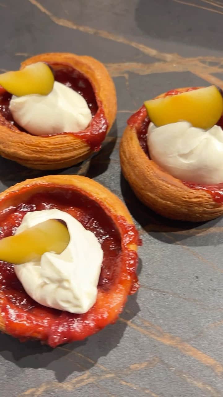 DOMINIQUE ANSEL BAKERYのインスタグラム：「Brown Sugar Plum & Crème Fraîche Danishes for this weekend’s special here at @dominiqueanselworkshop, with brown sugar plum compote with a hint of Armagnac in a laminated brioche nest, topped with vanilla crème fraiche and fresh black plum. Here in Flatiron today through Sunday only.」