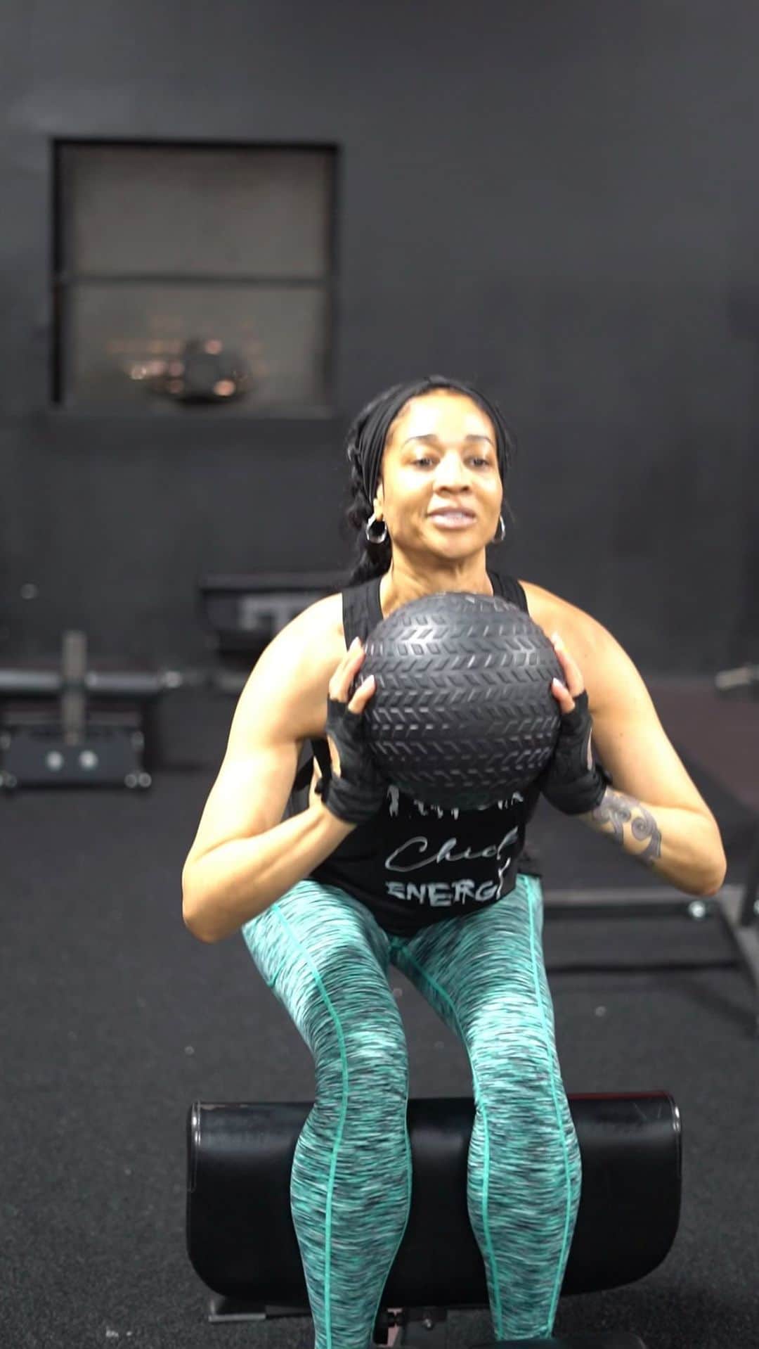 のインスタグラム：「All Gas ⛽️⛽️⛽️ no brakes 🏎️!   @mimifaust    Trainer: @aesthetic_eng   Follow @ae_supplements  Our Best Seller Cut 24/7 Fat Burner is available  Click the 🔗 link in my bio 🔗   #trainhard #workout #atlantattrainer #fitcouple #fitness #transformation #aestheticeng #bodybuilding #Aestheticeng #followyourpassion #crushgoals #lovewhatIDo #giveyouralleveryday #nutrition #mealprep #muscle  I do not own the rights to this music   I do not own the rights to this song」