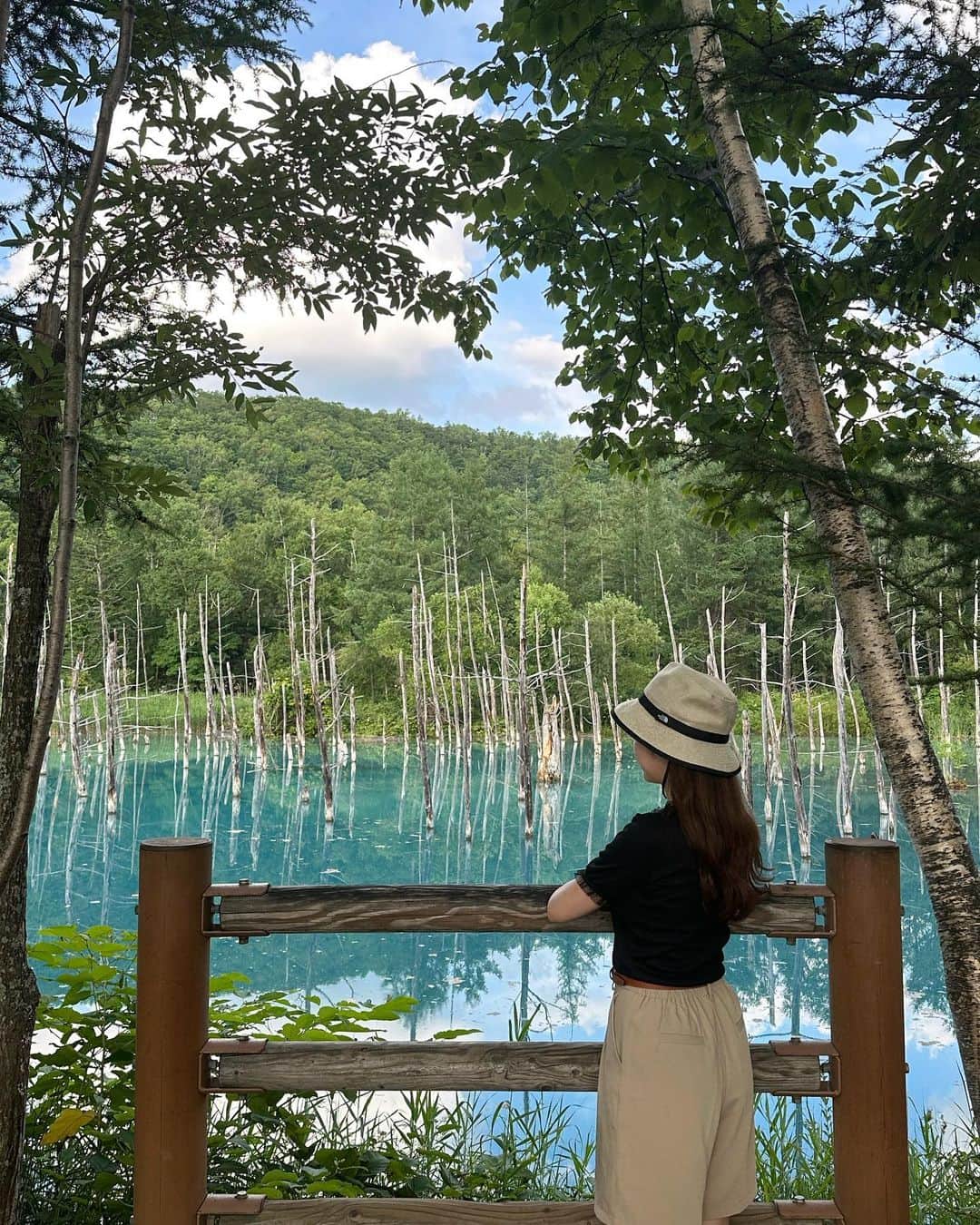 宇佐美佳奈さんのインスタグラム写真 - (宇佐美佳奈Instagram)「🩵 ほんとに青かった🫠 ちゃんと北海道観光したのは初で良き夏休みでした」8月4日 22時17分 - usa_beige
