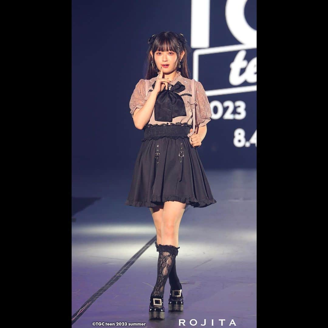 東京ガールズコレクションさんのインスタグラム写真 - (東京ガールズコレクションInstagram)「『TGC teen 2023 Summer』  ●ROJITA STAGE #古澤里紗 ／ @fuuuuu_ri #折田涼夏 ／ @ryoka_0720 #水野舞菜 ／ @mana_chos #本望あやか ／ @ayaka0131_ #るな ／ @rucha_2525 #まいきち ／ @maikichi0130 #わたげ ／ @_wata.a #増田彩乃 ／ @m_ayano26  #松本かれん（FRUITS ZIPPER）／ @__matsumotokaren  『TGC teen 2023 Summer』 日時：2023年8月4日（金） 会場：国立代々木競技場 第二体育館  TGC公式YouTubeにてステージムービーも公開中💕 #TGCteen #TGC #東京ガールズコレクション #fashion #event #ootd #coordinate #model #Japan #イベント #ROJITA @rojita_official @tgc_teen」8月4日 22時35分 - tgc_staff