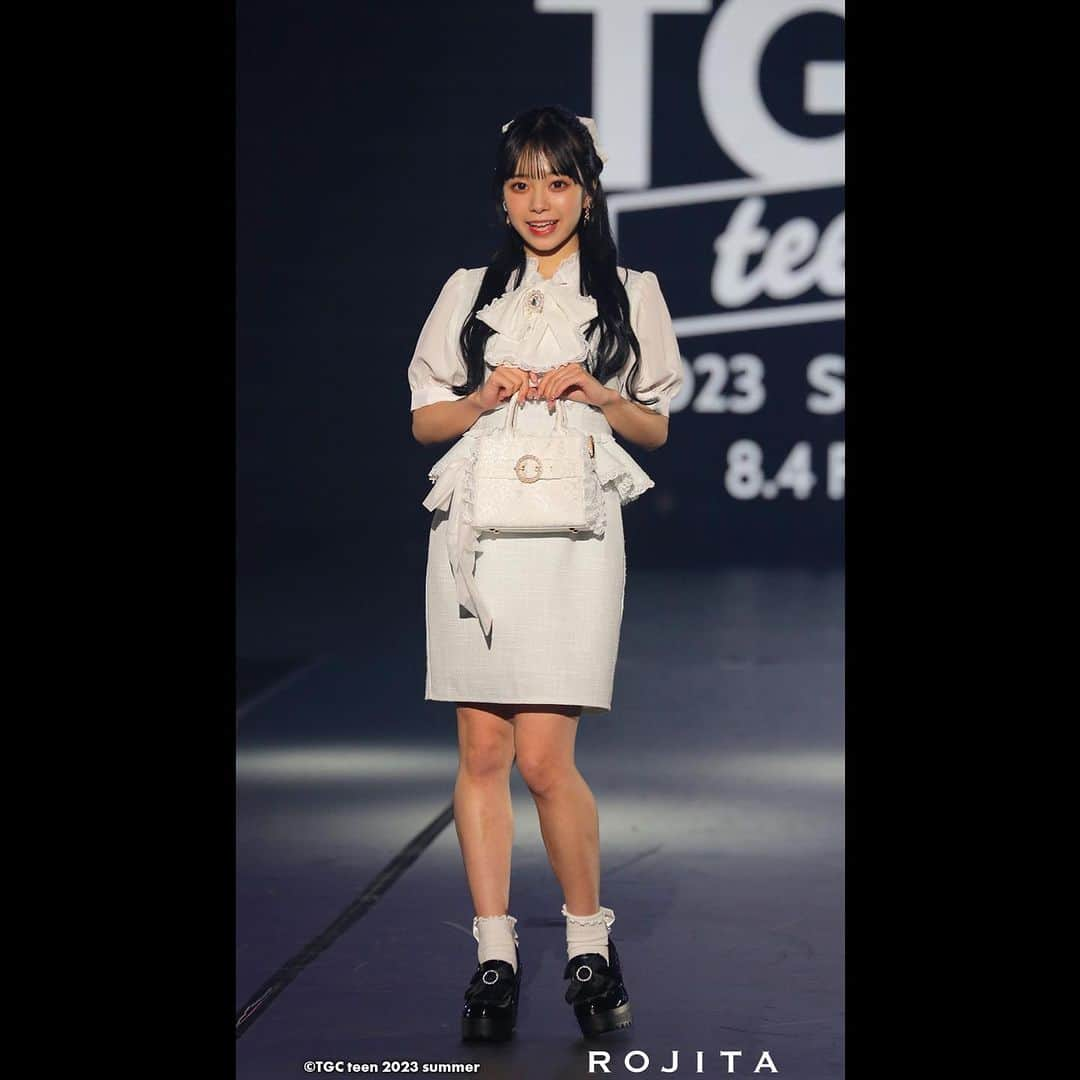 東京ガールズコレクションさんのインスタグラム写真 - (東京ガールズコレクションInstagram)「『TGC teen 2023 Summer』  ●ROJITA STAGE #古澤里紗 ／ @fuuuuu_ri #折田涼夏 ／ @ryoka_0720 #水野舞菜 ／ @mana_chos #本望あやか ／ @ayaka0131_ #るな ／ @rucha_2525 #まいきち ／ @maikichi0130 #わたげ ／ @_wata.a #増田彩乃 ／ @m_ayano26  #松本かれん（FRUITS ZIPPER）／ @__matsumotokaren  『TGC teen 2023 Summer』 日時：2023年8月4日（金） 会場：国立代々木競技場 第二体育館  TGC公式YouTubeにてステージムービーも公開中💕 #TGCteen #TGC #東京ガールズコレクション #fashion #event #ootd #coordinate #model #Japan #イベント #ROJITA @rojita_official @tgc_teen」8月4日 22時35分 - tgc_staff