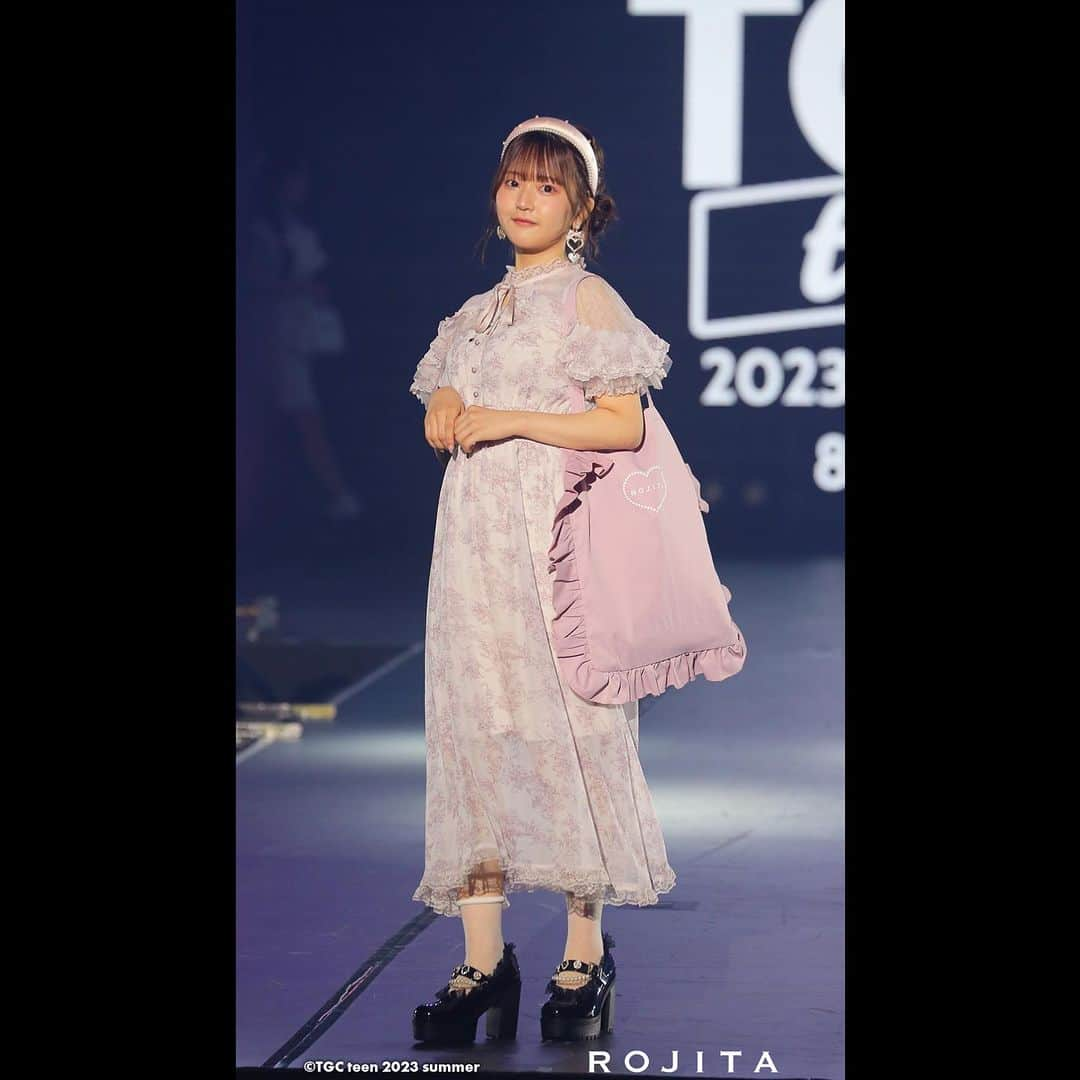 東京ガールズコレクションさんのインスタグラム写真 - (東京ガールズコレクションInstagram)「『TGC teen 2023 Summer』  ●ROJITA STAGE #古澤里紗 ／ @fuuuuu_ri #折田涼夏 ／ @ryoka_0720 #水野舞菜 ／ @mana_chos #本望あやか ／ @ayaka0131_ #るな ／ @rucha_2525 #まいきち ／ @maikichi0130 #わたげ ／ @_wata.a #増田彩乃 ／ @m_ayano26  #松本かれん（FRUITS ZIPPER）／ @__matsumotokaren  『TGC teen 2023 Summer』 日時：2023年8月4日（金） 会場：国立代々木競技場 第二体育館  TGC公式YouTubeにてステージムービーも公開中💕 #TGCteen #TGC #東京ガールズコレクション #fashion #event #ootd #coordinate #model #Japan #イベント #ROJITA @rojita_official @tgc_teen」8月4日 22時35分 - tgc_staff