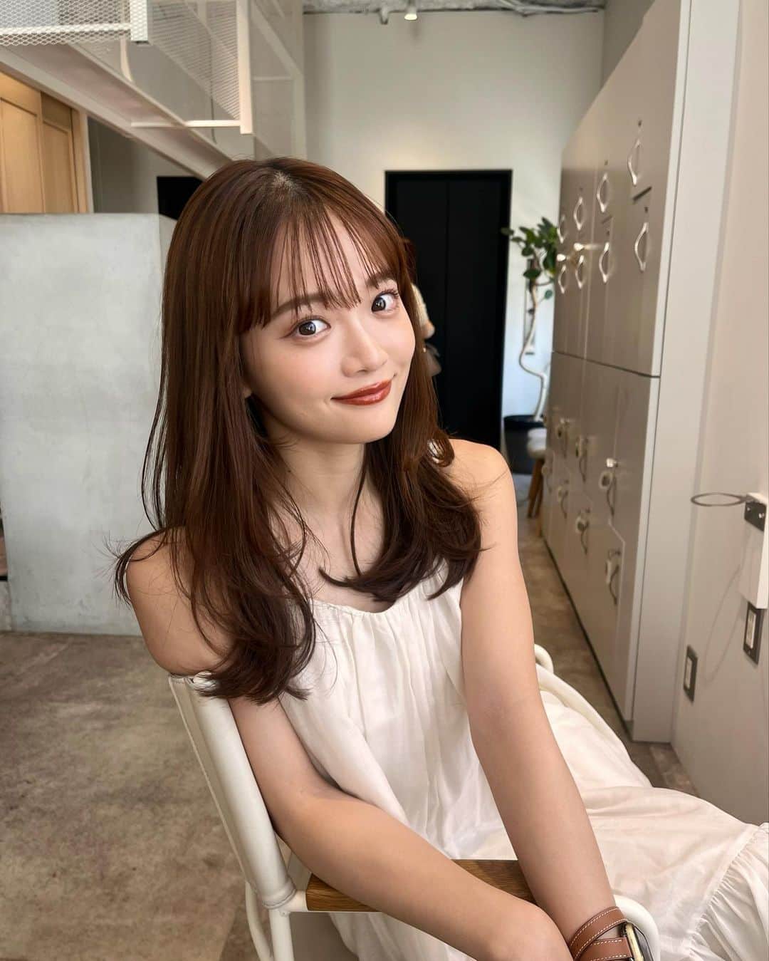 田久保夏鈴のインスタグラム：「今日はなおに1日早めの誕生日お祝いしてもらった🎂🥂🩷もうお祝いしてもらうのは8回目らしい、、凄い🤝🏻ご飯もプレゼントも本当にありがとう😘  と！！ 朝から宅急便が届いて、何かと思ったら由布ちゃん夫婦からのプレゼントだった👜もう、宝物ヨ。早速開けました！！デザインもサイズもドンピシャすぎて流石わかってるぅ！！ありがとう😍  そして尾山さんにカットとトリートメントもしてもらって、充実した良き1日でした！！（写真盛れてて嬉しい）  誕生日関連多くてすみません🥺 もう少し続きそうな予感🙏笑 あと1時間ちょいで26歳！」