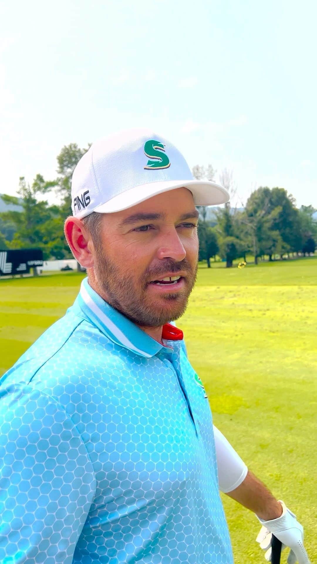 ルイ・ウーストハウゼンのインスタグラム：「Like this post to help save our Caddy’s (no caddy’s were harmed in the making of this film) 🏌️‍♂️🇿🇦   #LIVGolf #StingerGC」