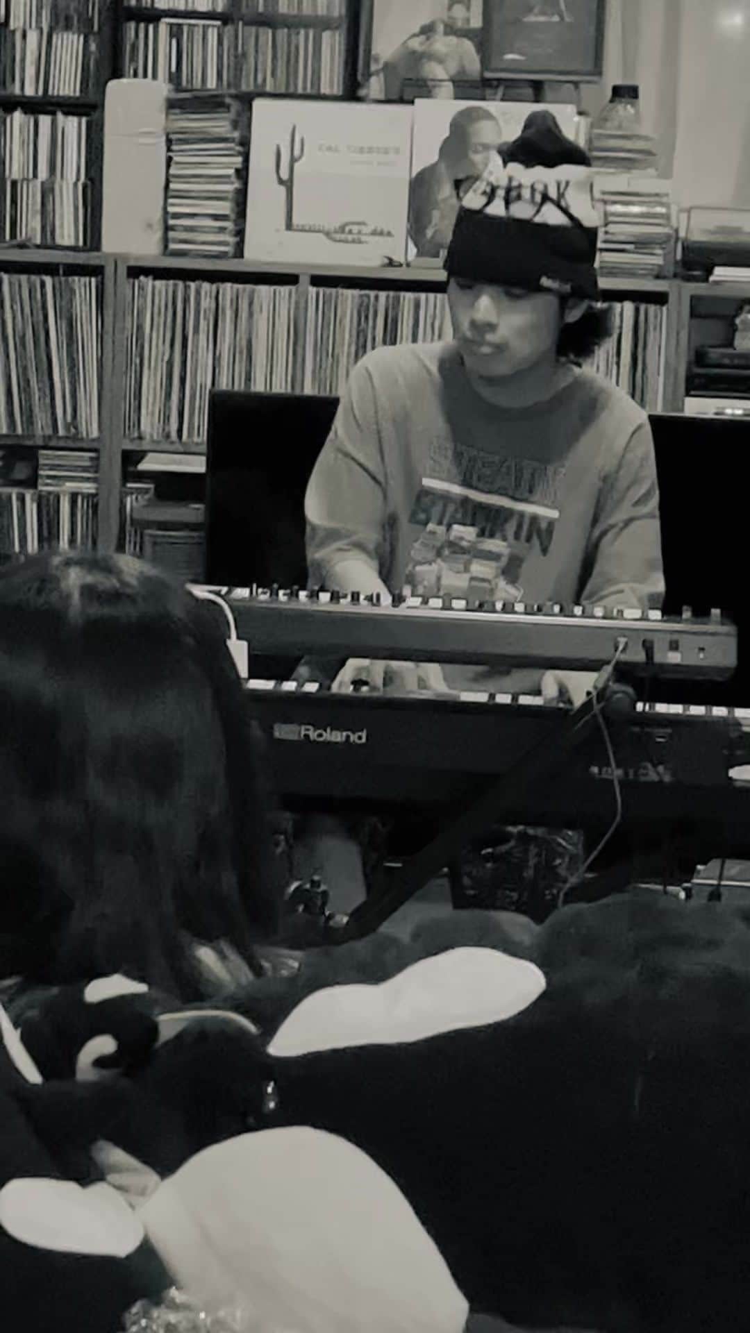 深町健二郎のインスタグラム：「【トーク＆ライブ】『CITY POP on VINYL』FLAT FACE・Lil Summer アナログ盤リリース インストア トーク＆ライブ@蔦屋書店六本松店  2023年8月5日、全国のCD・レコードショップで開催される、CITY POPに特化したアナログ盤リリースイベント[CITY POP on VINYL]に、フロム福岡の2枚のアルバム「FLAT FACE – FACE」「Lil Summer - Rojo」がリリースされます。 [CITY POP on VINYL]のこの日「FLAT FACE」武末充敏さんのトークライブと、Lil summerのインストア・ミニライブを行います。 武末充敏さんによる日本のポップスシーンの貴重なお話と、Lil summerさんの現在進行形のポップミュージックを是非ライブで体感してください。   ▼イベント内容▼ 14:00～ FLAT FACE 武末充敏 トークライブ 15:00～ Lil Summer ミニライブ」