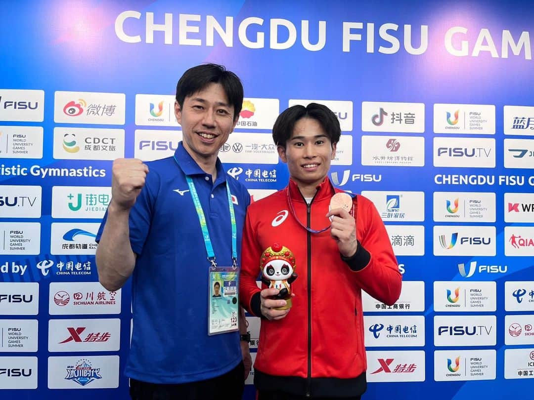 萱和磨さんのインスタグラム写真 - (萱和磨Instagram)「個人総合で銅メダルを獲得しました🥉 最後まで諦めず自分に勝ちました。 明日の種目別決勝もいつも通り頑張ります！ I got bronze medal in all-around final.  I won myself.  I will do my best as always tomorrow. #chengdu2021  #teamjapan」8月4日 23時13分 - kazuma_kaya