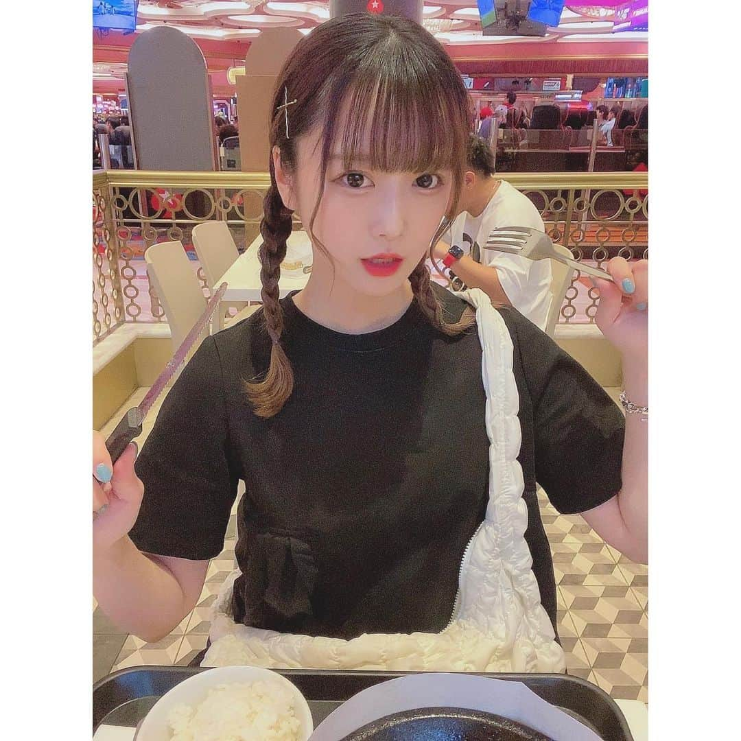 中川美優のインスタグラム：「日本で食べれるのに海外で初めてペッパーランチ食べた！」