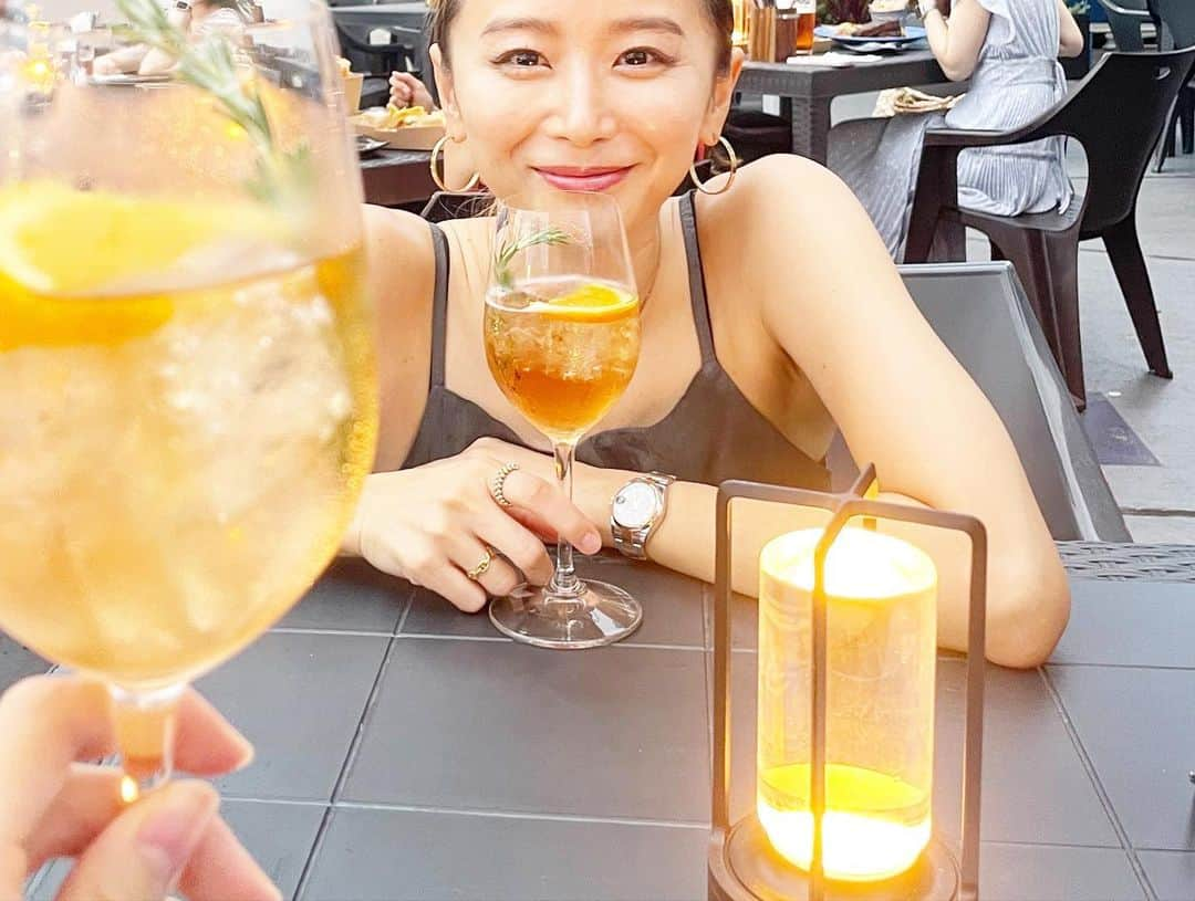 大田明奈さんのインスタグラム写真 - (大田明奈Instagram)「Hilton Hilton 東京 屋上ビアガーデンに行ってきたよ〜🥰 雨上がりで涼しくて気持ちよかったぁ〜🌿  #Hostedby @CHANDON #シャンドン #CHANDON  #オレンジサマー  #青空シャンドン #SPRITZtime!  #ガーデンスプリッツ  #GARDENSPRITZ  #Sponsored  #DrinkResponsibly」8月4日 23時30分 - moreakee