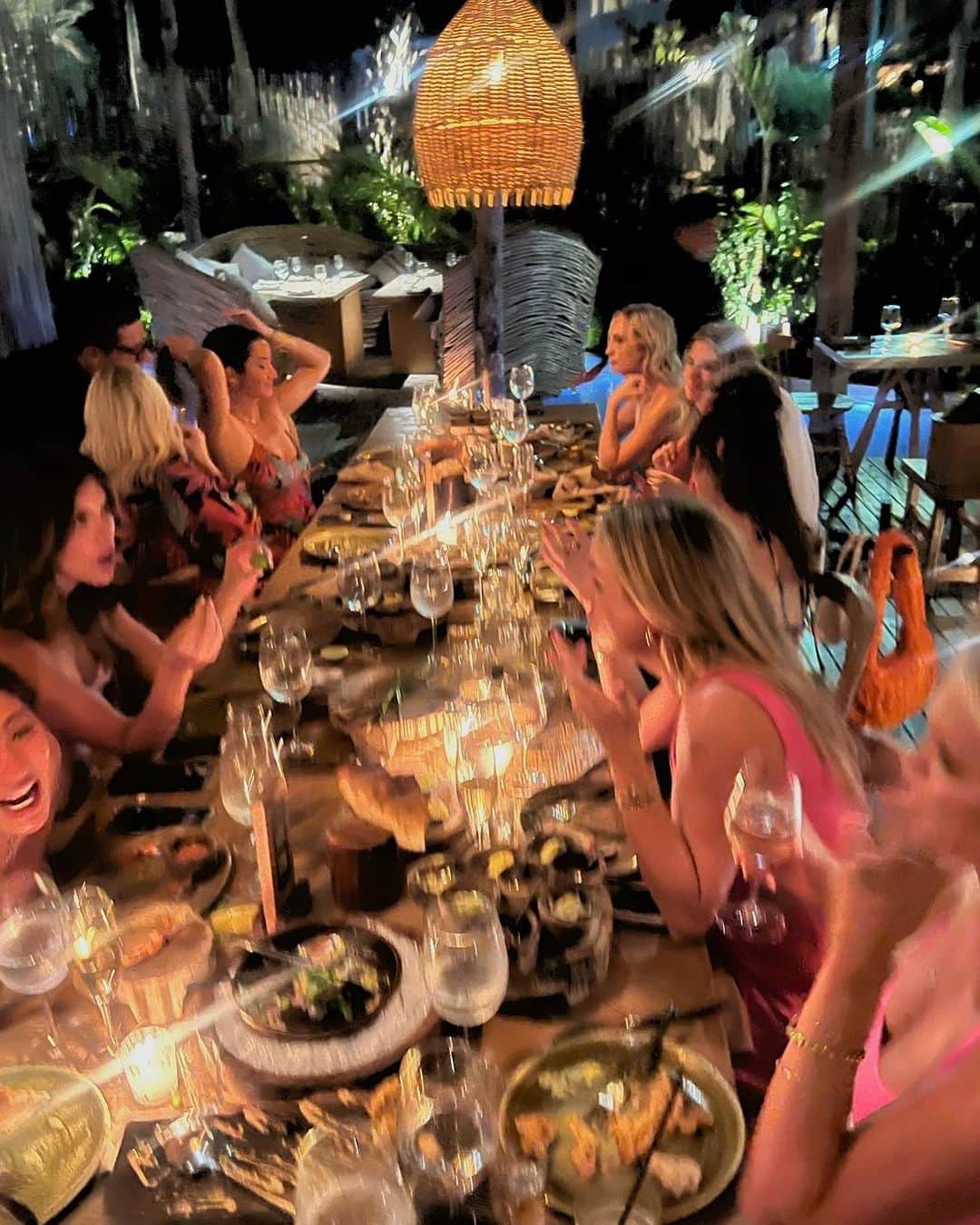 ケイラ・ユーウェルのインスタグラム：「Only the best time we’ve ever had! 💃🏻 I always love celebrating love. Would celebrate you everyday @marymillermethod ❤️」