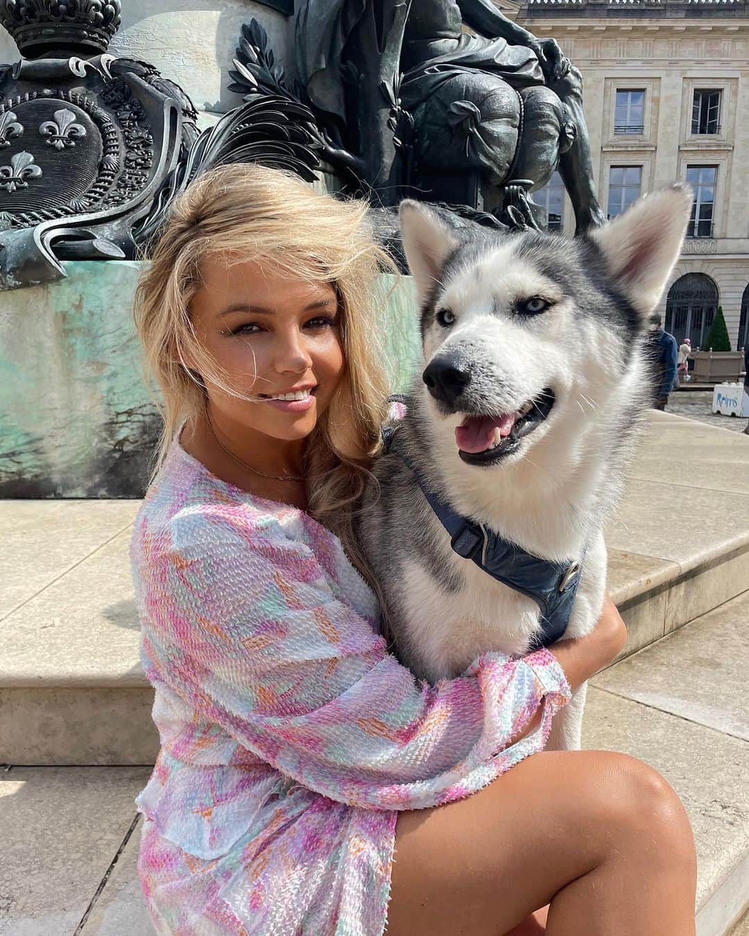 Kristina Kots Gotlibのインスタグラム：「Quelle belle journée. #reims #хаски #husky #chienhusky」