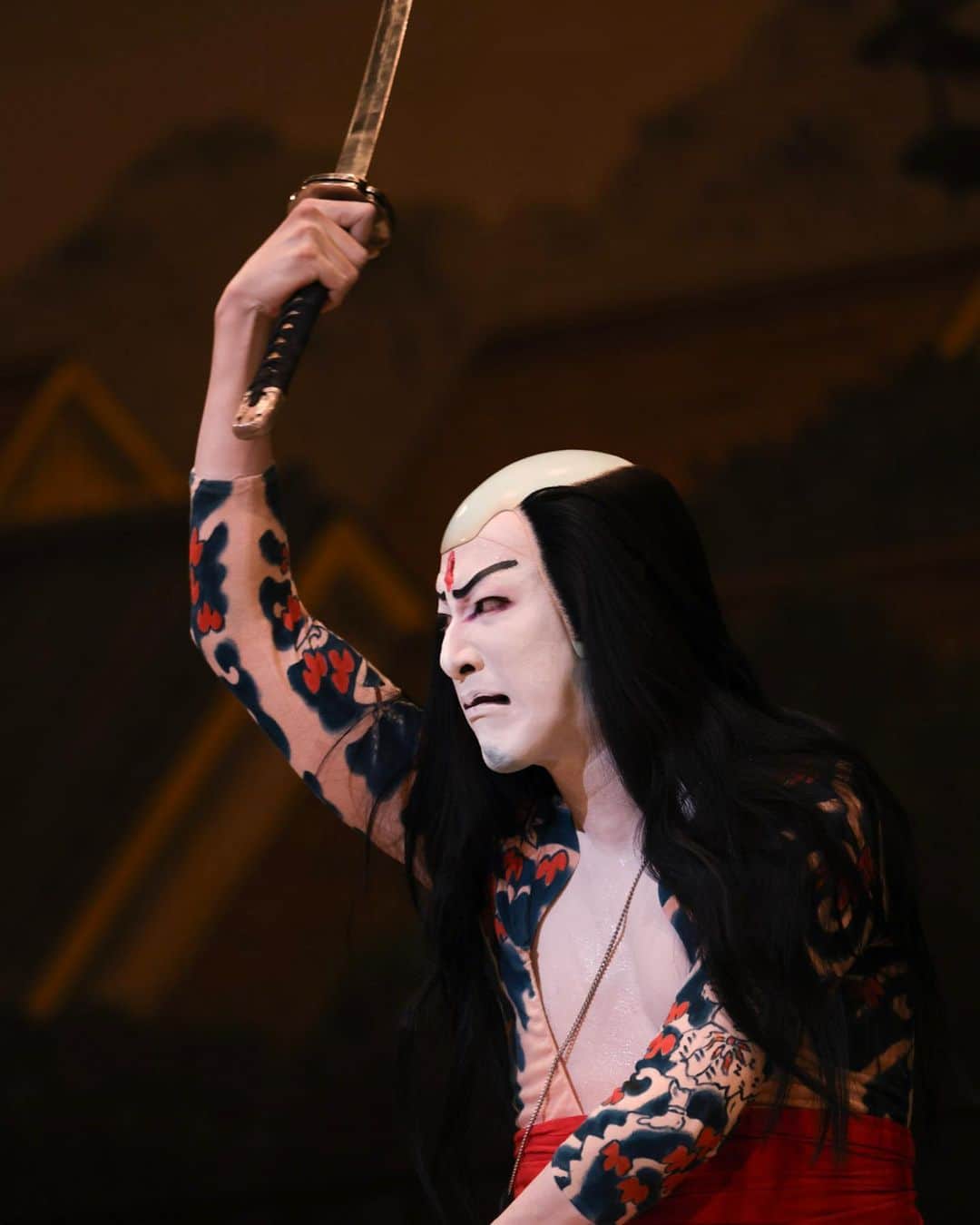 尾上右近のインスタグラム：「.  本気で闘わせてくださった皆様に感謝。  無限階段 登り続けますので 今後とも宜しくお願い致します。  本当にありがとうございます。  #尾上右近 #研の會」