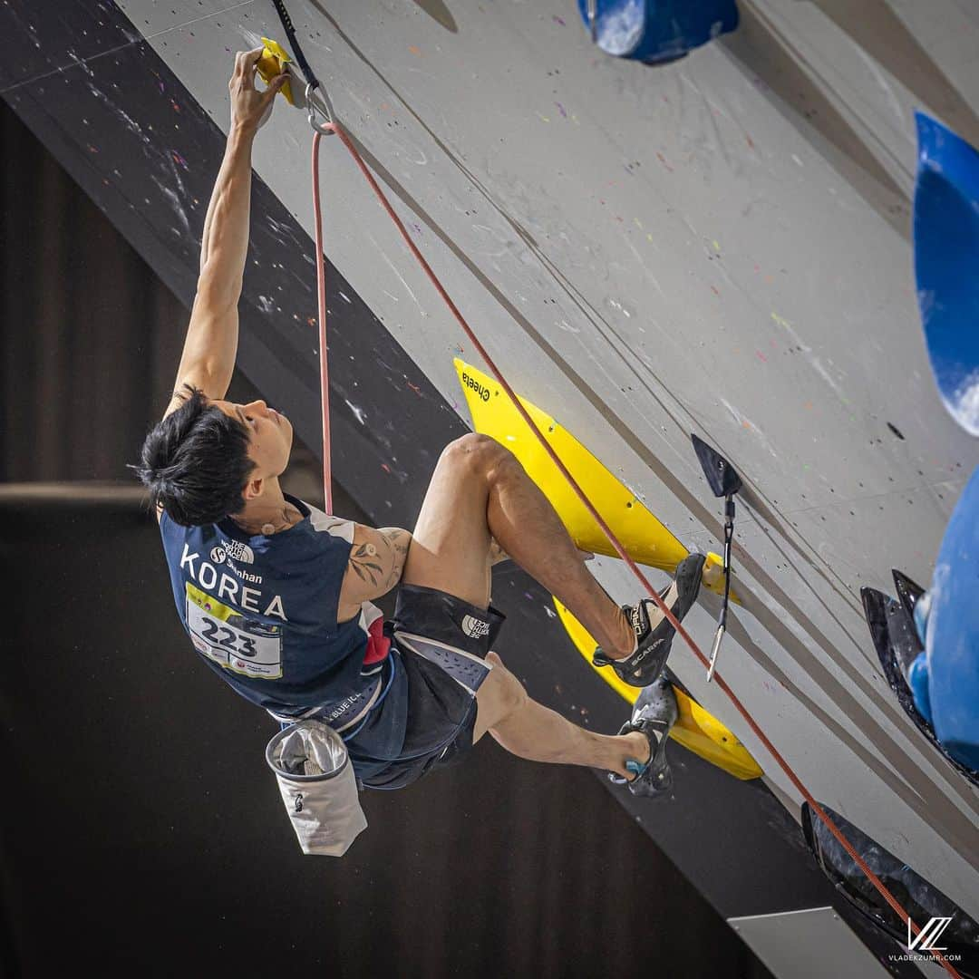 チョン・ジョンウォンさんのインスタグラム写真 - (チョン・ジョンウォンInstagram)「I’ll comeback stronger 🫡 Thanks all of your support  @climbingbern2023   📸 @vladek_zumr 🙏  @thenorthface_kr @scarpaspa」8月4日 23時35分 - chonjongwon96