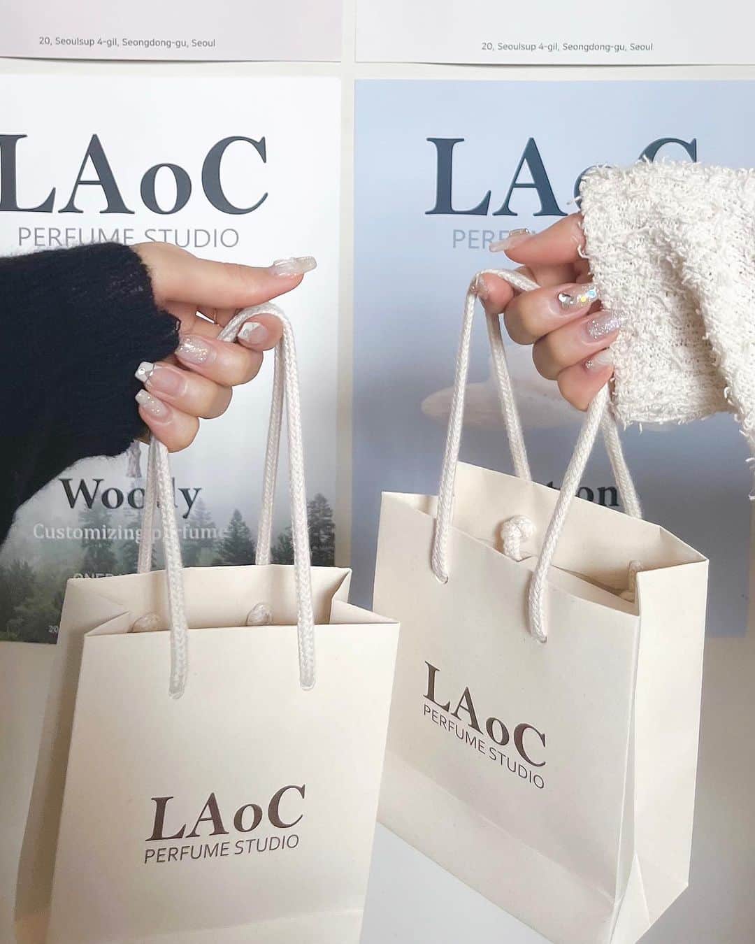 丹羽あんなさんのインスタグラム写真 - (丹羽あんなInstagram)「@laoc_perfume 🍂🤍 달달한향 넘 마음에 들어용 @laoc_seongsu   ソンスのかわいいお店で 香水作りをしてきました🫶🏻  韓国はウッド系の香りが多いのですが Diptyqueのオーデュエル,PRADAのキャンディ のようなちょっと甘めの香りが好みなので 直接作りに行ってきました🫧  嬉しいなぁ〜🤍🤍  🏷️ top @funfromfun_official  bag @suinbag_official  Qoo10からも購入できるのでぜひ♡」8月4日 23時37分 - an2twistyle