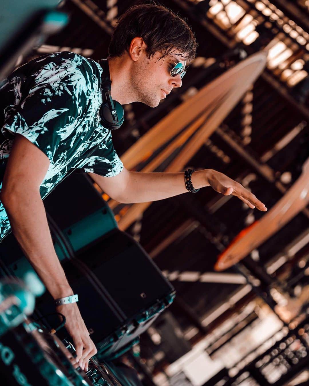 シン・コールのインスタグラム：「Thanks Ushuaia!🫡 Hot week in Ibiza so far 😀 Btw new music next week!!」