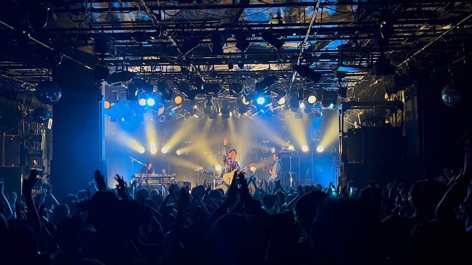 TAIKINGのインスタグラム：「SHIBUYA CLUB QUATTRO 35TH ANNIV. “NEW VIEW”  来てくれた皆さんありがとう！  改めまして、、 SHIBUYA CLUB QUATTRO35周年おめでとうございます！🕺🏾🎸  初めましてのラッキリも最高だった！  次は10月のツアーでまた乾杯しよう🍻🍻  遊びに来てねー！  eplus.jp/taiking/  #TAIKING #ラッキリ」