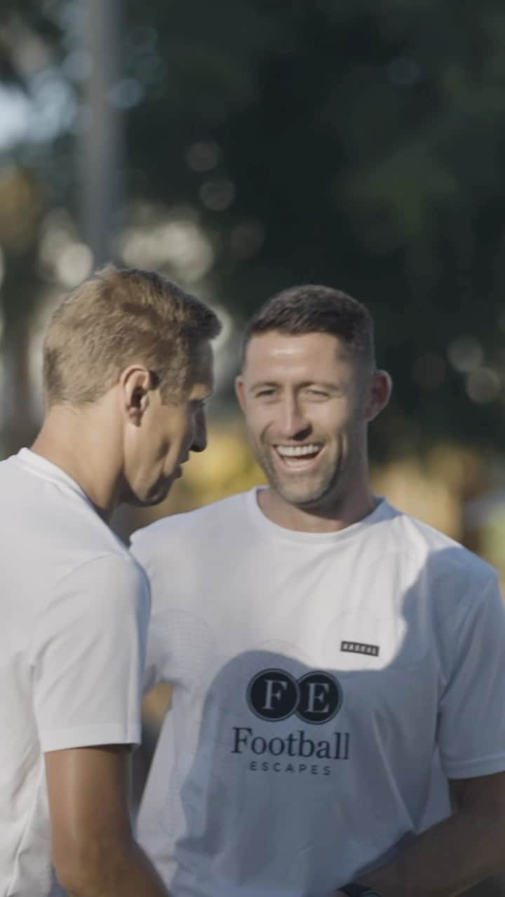 ガリー・ケーヒルのインスタグラム：「SUNSHINE AND GOOD TIMES 😎🌞 Wrapping up another incredible, fun-filled week at Ikos Andalusia 🇪🇸.  Huge thank you to @spursofficial hero Michael Dawson and @chelseafc legend @garyjcahill for such a special five days 🙌.   We can’t wait to welcome our families and any new faces back out onto the pitch at Ikos Andalusia in the near future ☀️  @ikosresorts #holidays #footballescapes #ikosandalusia #funtimes #seeyousoon #football #summer #instareels」