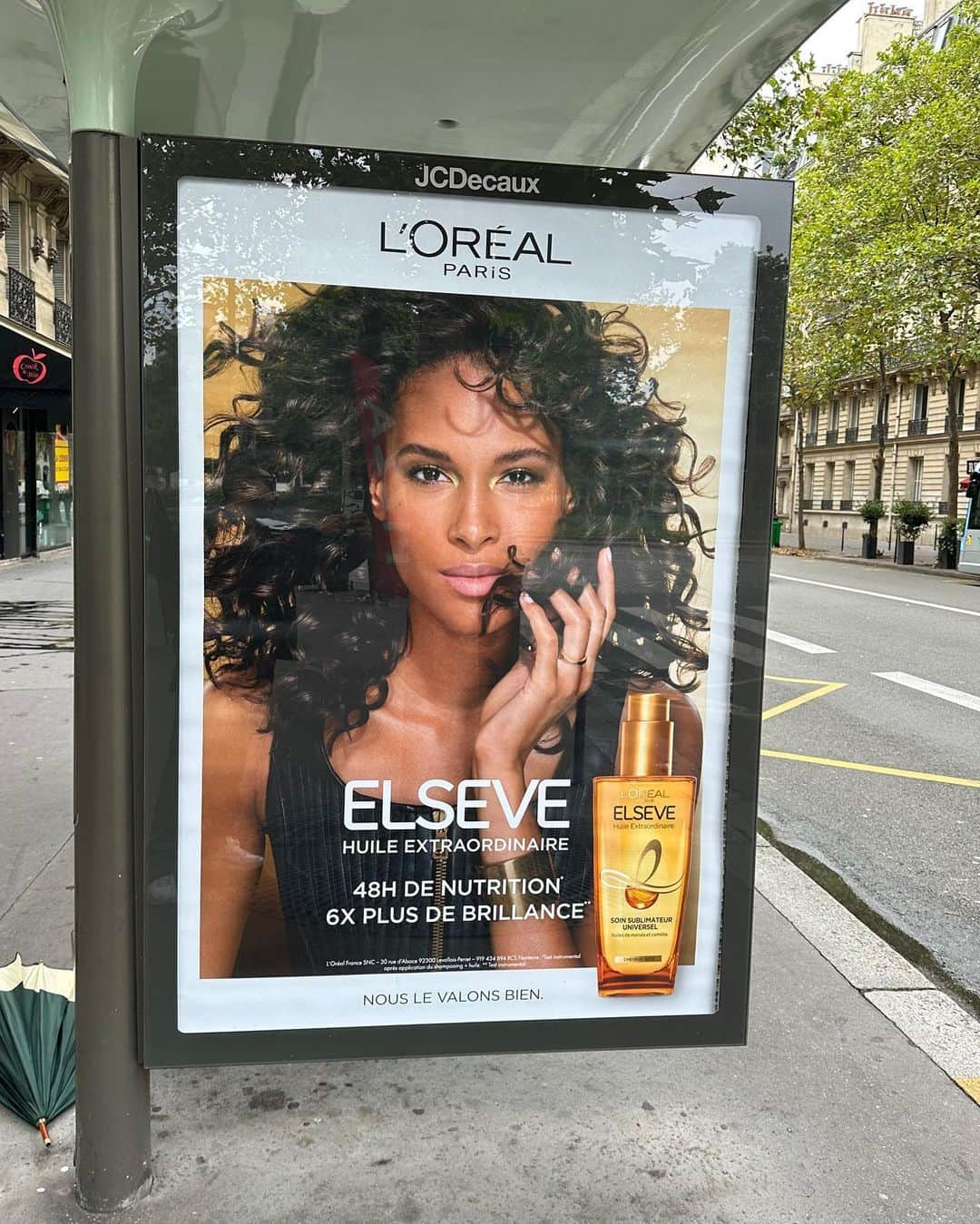 シンディ・ブルーナさんのインスタグラム写真 - (シンディ・ブルーナInstagram)「Look who I found 👀🥹🙈 @lorealparis #WorthIt #LorealParis🤍」8月5日 0時14分 - cindybruna