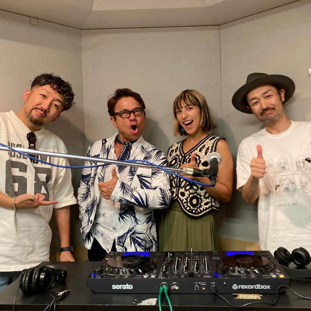 伊津野亮さんのインスタグラム写真 - (伊津野亮Instagram)「DJ祭りな1日でしたよ！ #icocoon #djkomori  #djfoomin  #dj sugie #djtjo #djErykah DJが渋滞した 2時間でしたよ！ 8月12日土曜日 千葉ポートタワー🗼で お待ちしております。  当日券も若干ですが 発売されます。」8月5日 0時10分 - ryoizuno