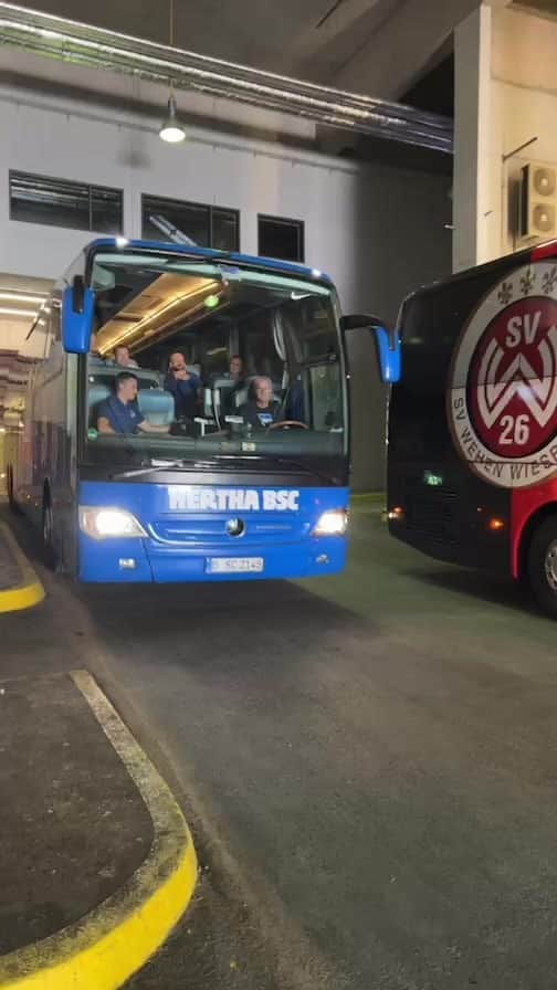 ヘルタ・ベルリンのインスタグラム：「Busankunft LIVE! 🚎 #BSCWIE #HaHoHe」