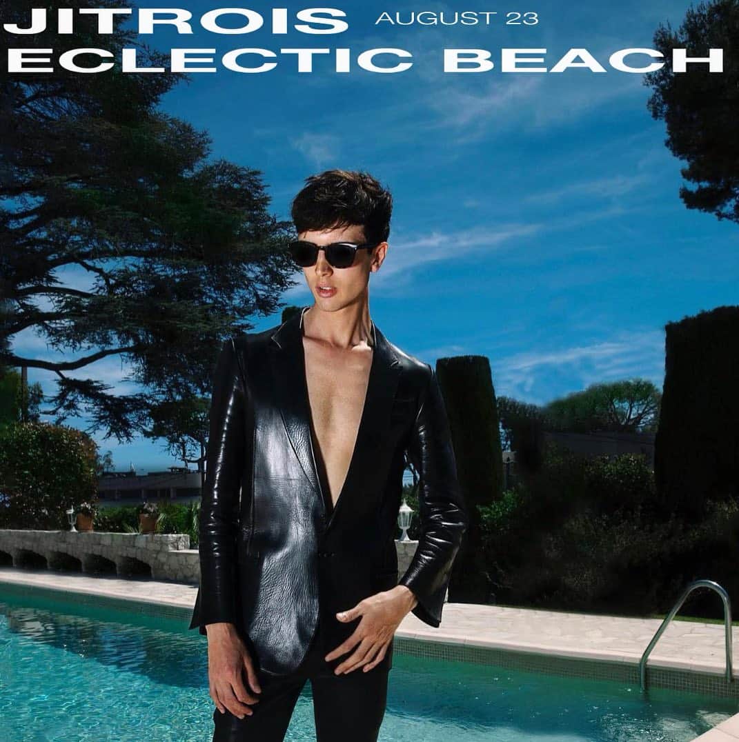 ジトロワのインスタグラム：「Immerse yourself in summer with the Jitrois team and embrace the essence of the season. #thesoundofjitrois #jitrois」