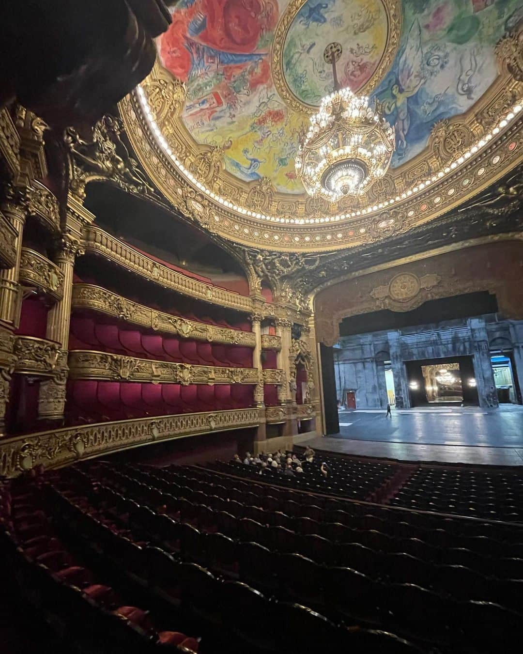 バウエルジゼル愛華さんのインスタグラム写真 - (バウエルジゼル愛華Instagram)「Finally…🎭🎼🩰🎻  #palaisgarnier #operanationaldeparis #phantomoftheopera #operahouse #paris #06 #06년생 #coquettecore」8月5日 0時21分 - giselle_aika