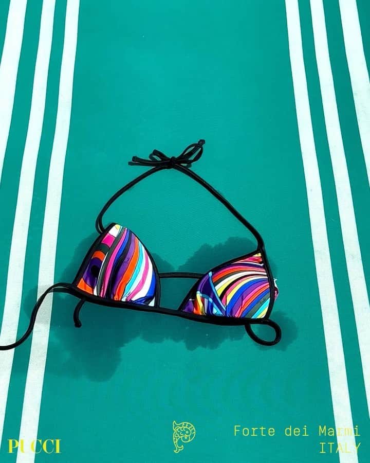 エミリオプッチのインスタグラム：「Italian Summer in Pucci.   Discover our collection in our new store in Forte dei Marmi - Via Giovanni Montauti, 5.   Shot by @samyoukilis   #Pucci」