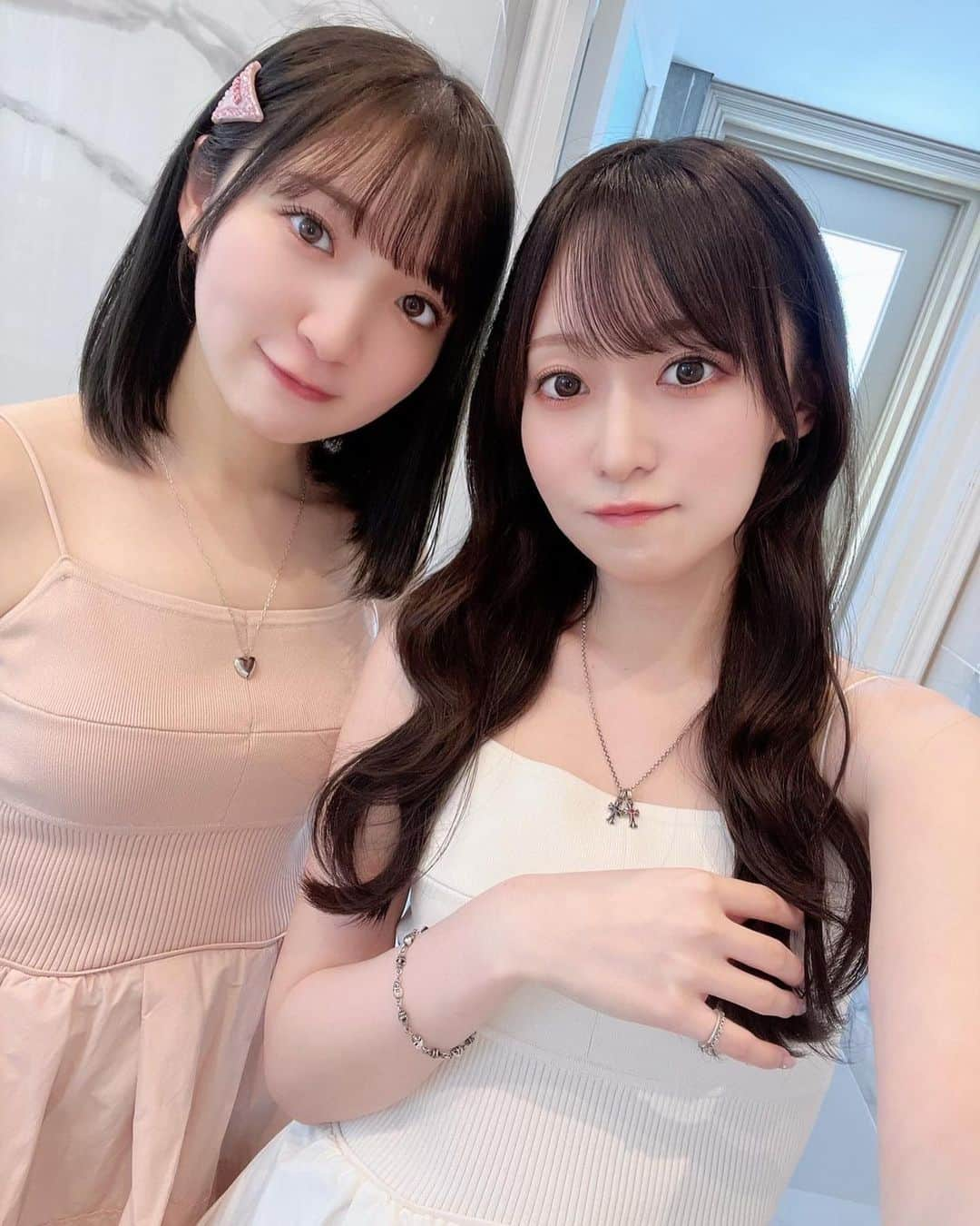 石飛恵里花さんのインスタグラム写真 - (石飛恵里花Instagram)「. もえとお揃いでお出かけした日💗🤍  #またお揃いの物が増えました」8月5日 0時27分 - eririn959