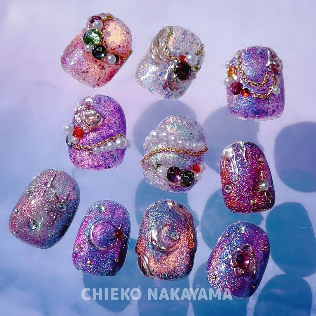 なかやまちえこのインスタグラム：「まほうのまぐねっとねいる⠀ ⠀ #nail #nails #nailart #ネイル #美甲 #ネイルアート  #japanesenailart #manucure #japanesenails #manicurist #gelnails #أظافر #네일아트 #미용  #เพ้นท์เล็บ #artedeuñas #เพ้นท์เล็บเจล #ジェルネイルデザイン #ネイルデザイン #nagelkunst #マグネットネイル #magneticnails @candypocket_shop」