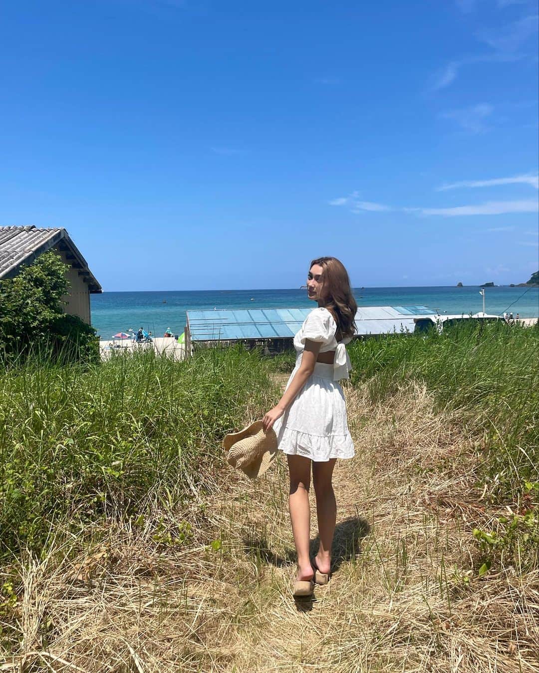 えまぽち(穂波エマ)のインスタグラム：「写真だけみたら見学者よ🧝🏻‍♀️  #summertime #summertime #summertime !!!🤍」