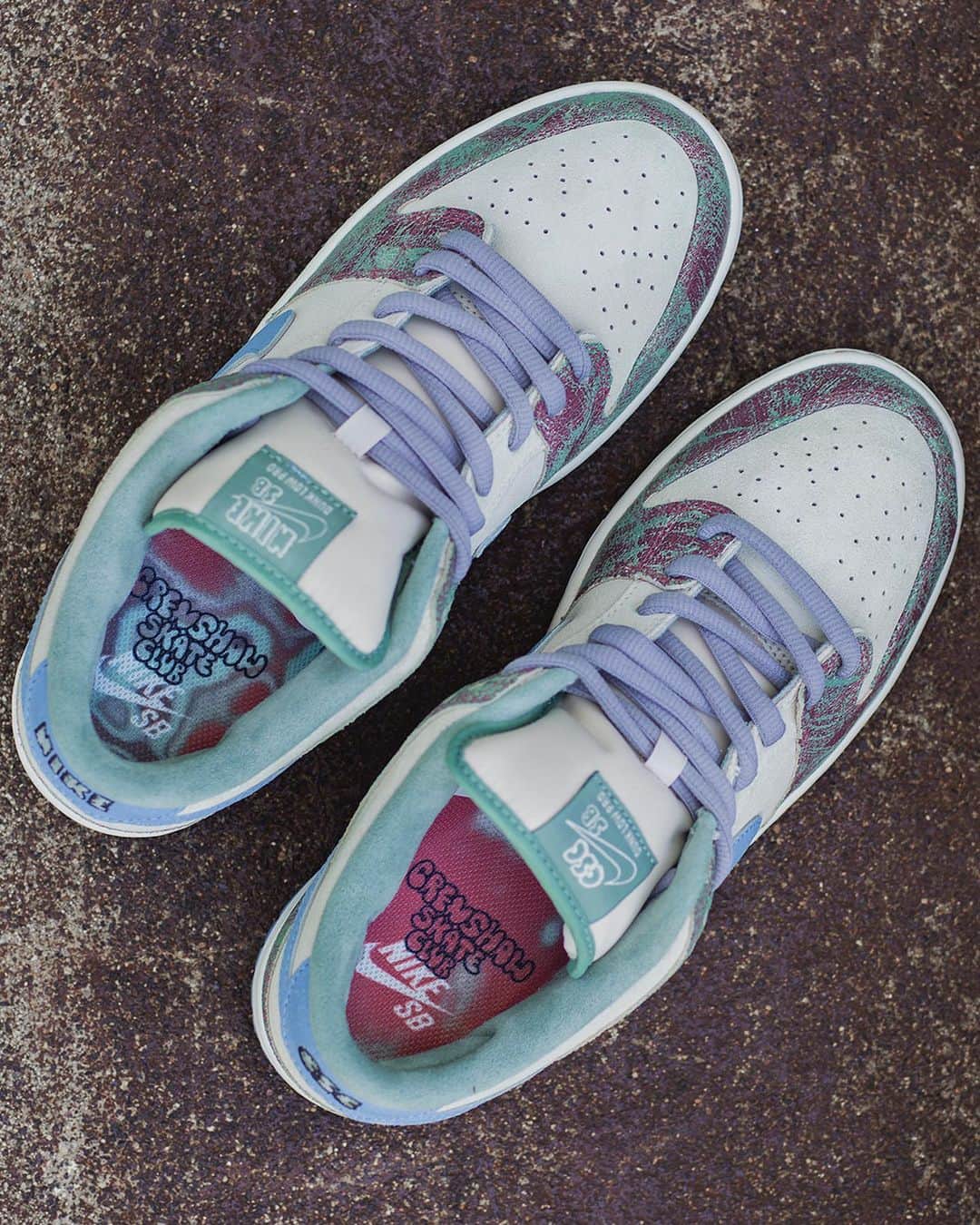 Nike Skateboardingさんのインスタグラム写真 - (Nike SkateboardingInstagram)「The SB Dunk Low by @crenshawskateclub builds off the distinct hues and patina from the neighborhood’s iconic sign while incorporating a unique pattern rendered in crackled leather overlays that provide a foundation to this neighborhood homage.  Available Saturday, August 5 exclusively in select skate shops. See more at NikeSB.com through the link in our bio.  📸 @_timhans」8月5日 0時35分 - nikesb