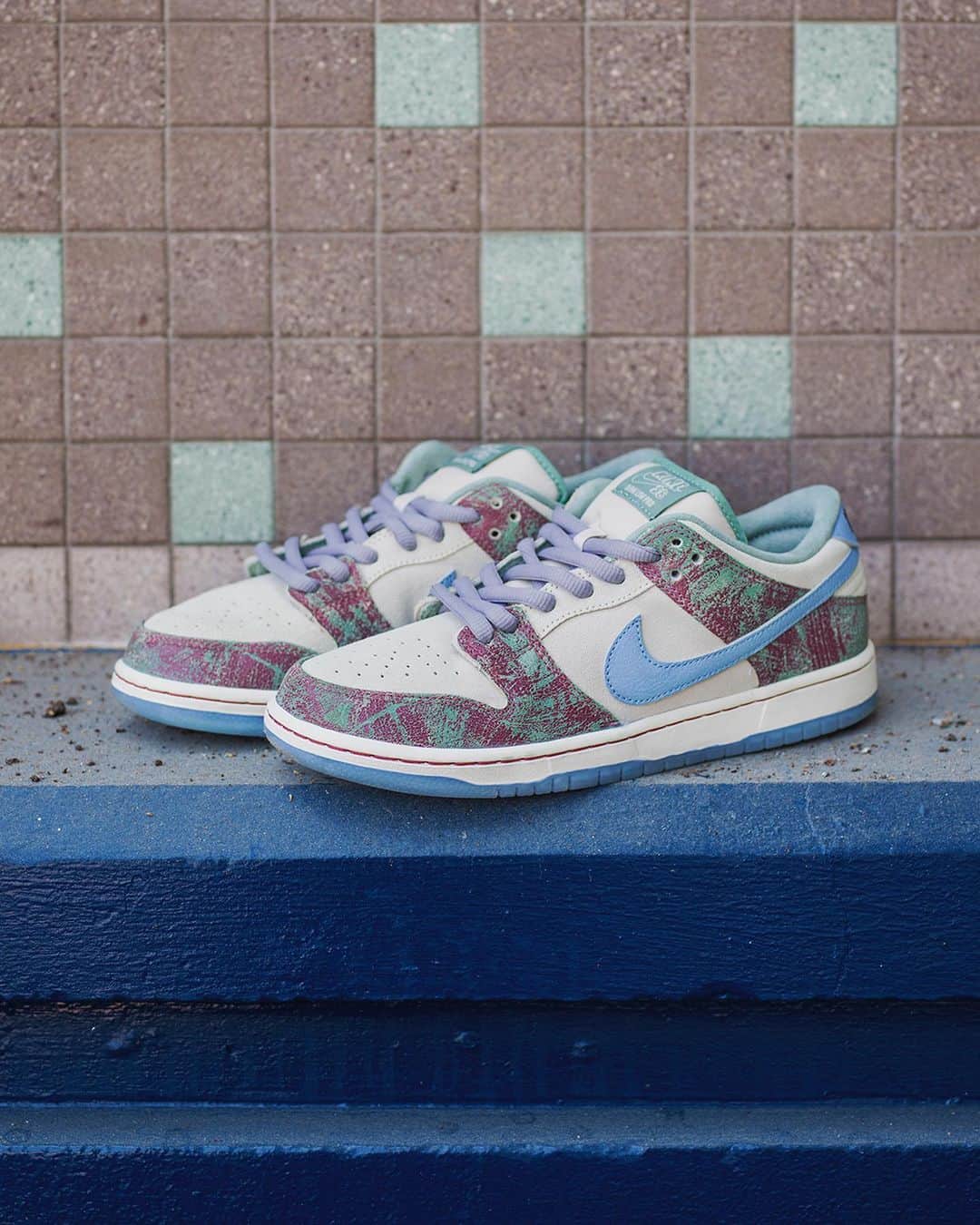 Nike Skateboardingさんのインスタグラム写真 - (Nike SkateboardingInstagram)「The SB Dunk Low by @crenshawskateclub builds off the distinct hues and patina from the neighborhood’s iconic sign while incorporating a unique pattern rendered in crackled leather overlays that provide a foundation to this neighborhood homage.  Available Saturday, August 5 exclusively in select skate shops. See more at NikeSB.com through the link in our bio.  📸 @_timhans」8月5日 0時35分 - nikesb