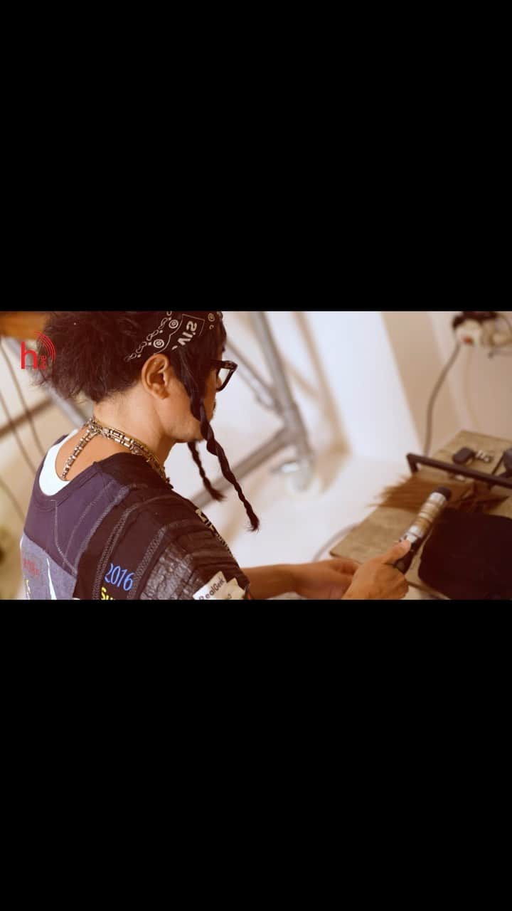 今泉亮爾のインスタグラム：「We are thrilled to bring you international hairstylist @ryojiimaizumi to Hairdressing Live! Ryoji has made us rethink the way we look at beauty and has created multiple groundbreaking styles throughout his career. He always challenges the creativity and process of creating hair styles. His class will be available to watch from Wednesday the 9th of August! Leave a comment if you are interested in watching this class! #ryojiimaizumi #hairarchitect #hairartist #creativehair」