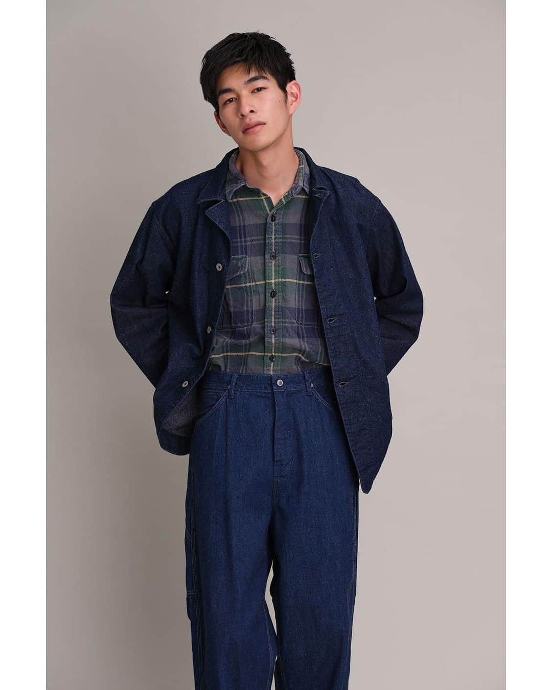 のインスタグラム：「⁡ 【2023 AUTUMN & WINTER】 ⁡ ⁡ ⁡ Sewing Chop O’alls LOOK. ⁡ ⁡ ⁡ ⁡ JACKET lot.SC231L02/￥36,300 tax in ⁡ PANTS lot.SC233P03/￥28,600 tax in ⁡ ⁡ ⁡ #johnbull #johnbullprivatelabo #Sewing Chop O’alls #ジョンブル  #ミリタリー」