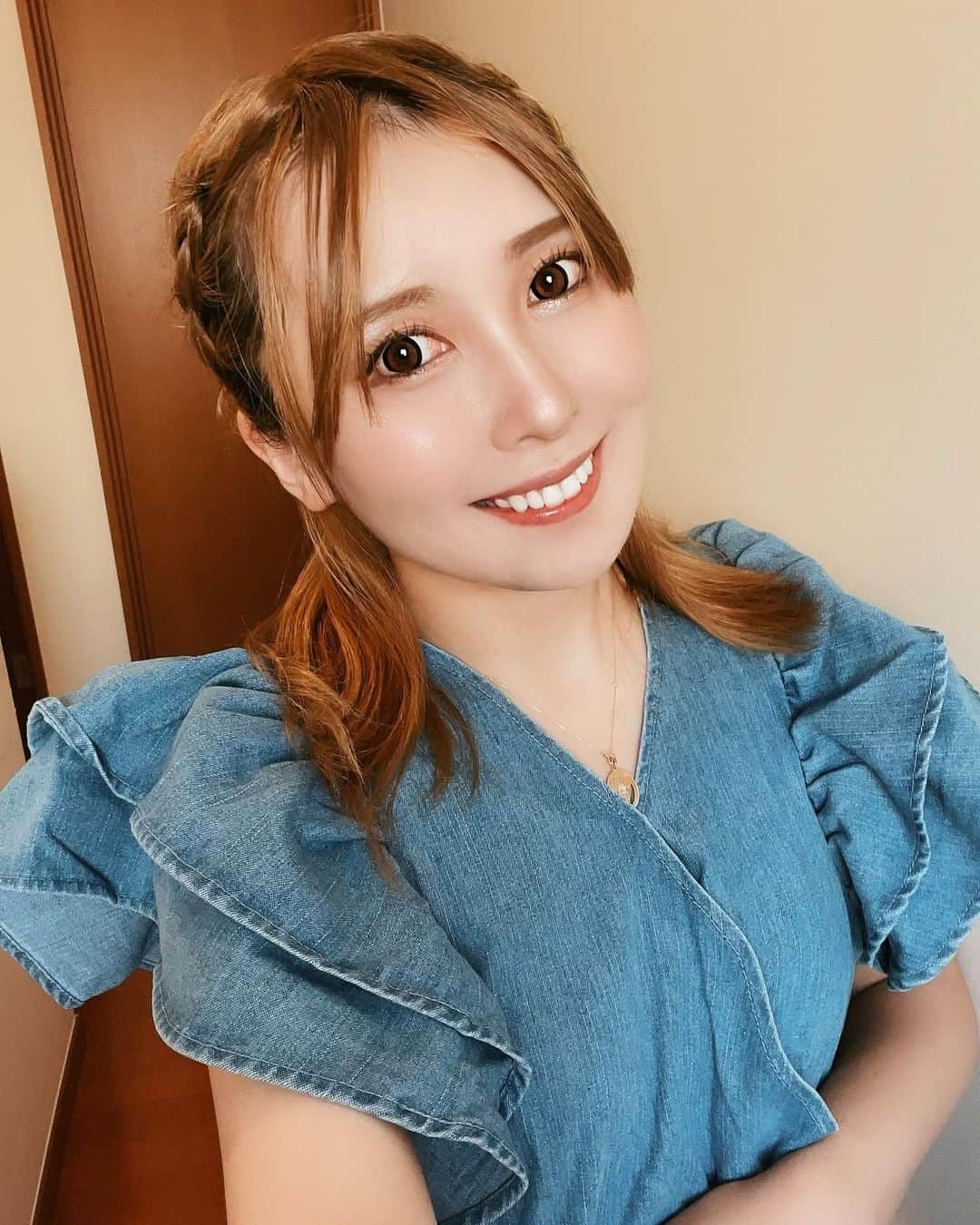 トキさんのインスタグラム写真 - (トキInstagram)「デニムワンピース👗 毎日暑いけど、毎日笑顔で頑張るんば🐣！！！  #Aldious #アルディアス #aldioustoki」8月5日 10時25分 - aldioustoki