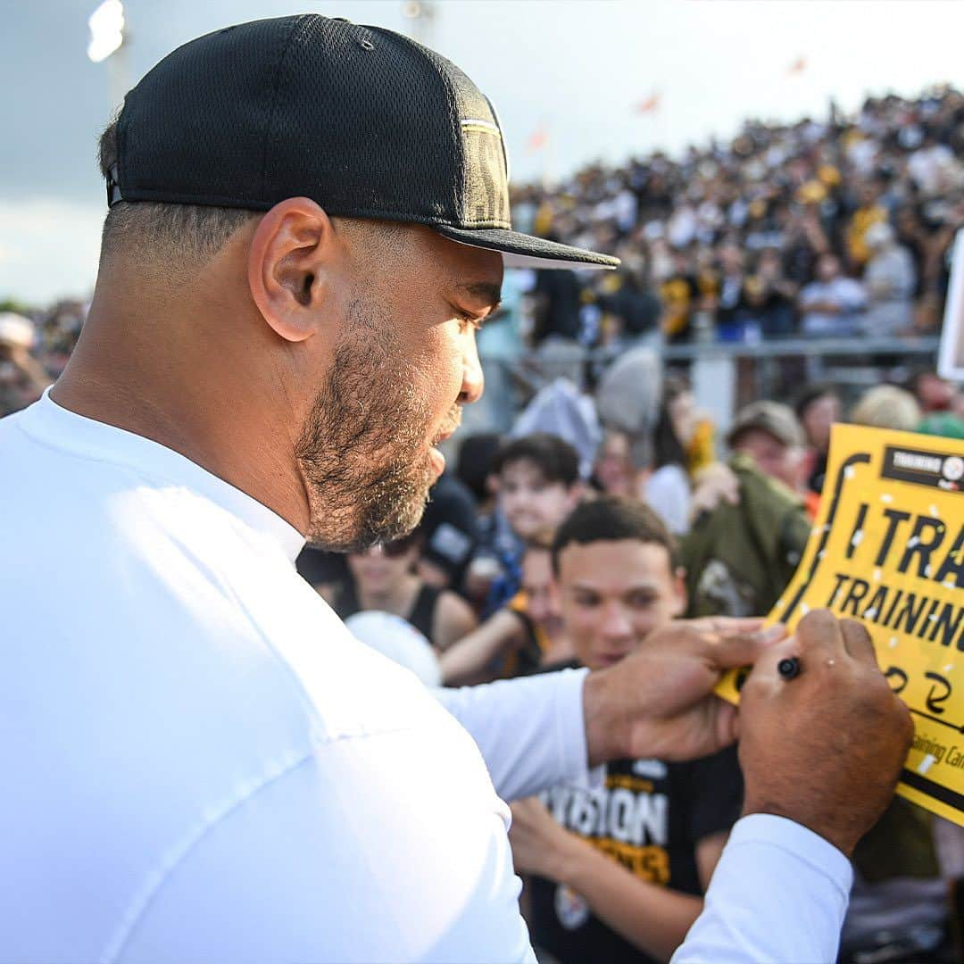 ピッツバーグ・スティーラーズさんのインスタグラム写真 - (ピッツバーグ・スティーラーズInstagram)「Showing love to #SteelersNation 🖤💛」8月5日 10時33分 - steelers