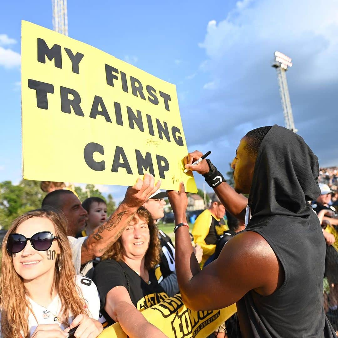 ピッツバーグ・スティーラーズさんのインスタグラム写真 - (ピッツバーグ・スティーラーズInstagram)「Showing love to #SteelersNation 🖤💛」8月5日 10時33分 - steelers