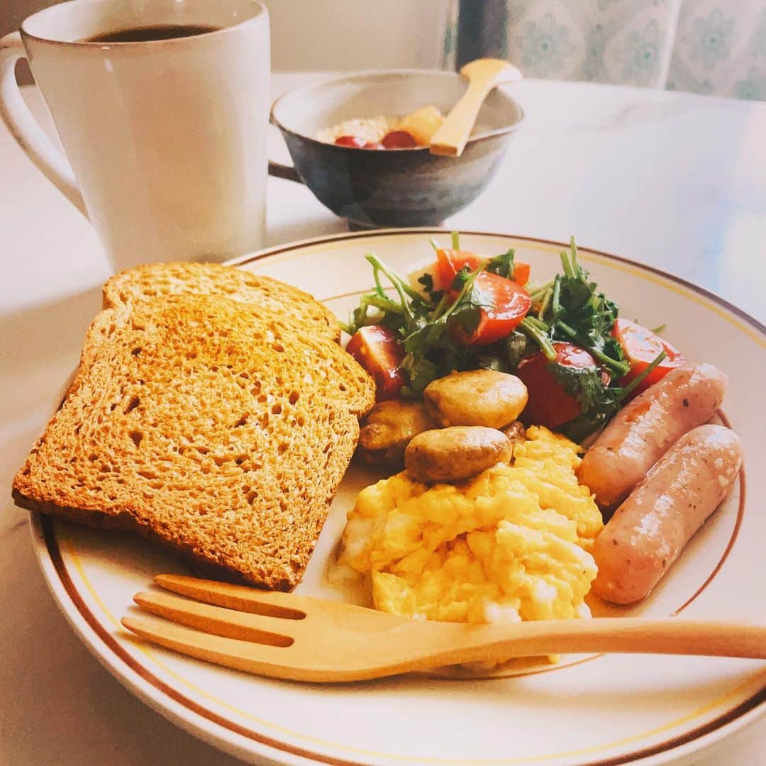 森由月さんのインスタグラム写真 (森由月Instagram)「・ あさごはん モーニングプレート →パスコのウィートナゲッツ →