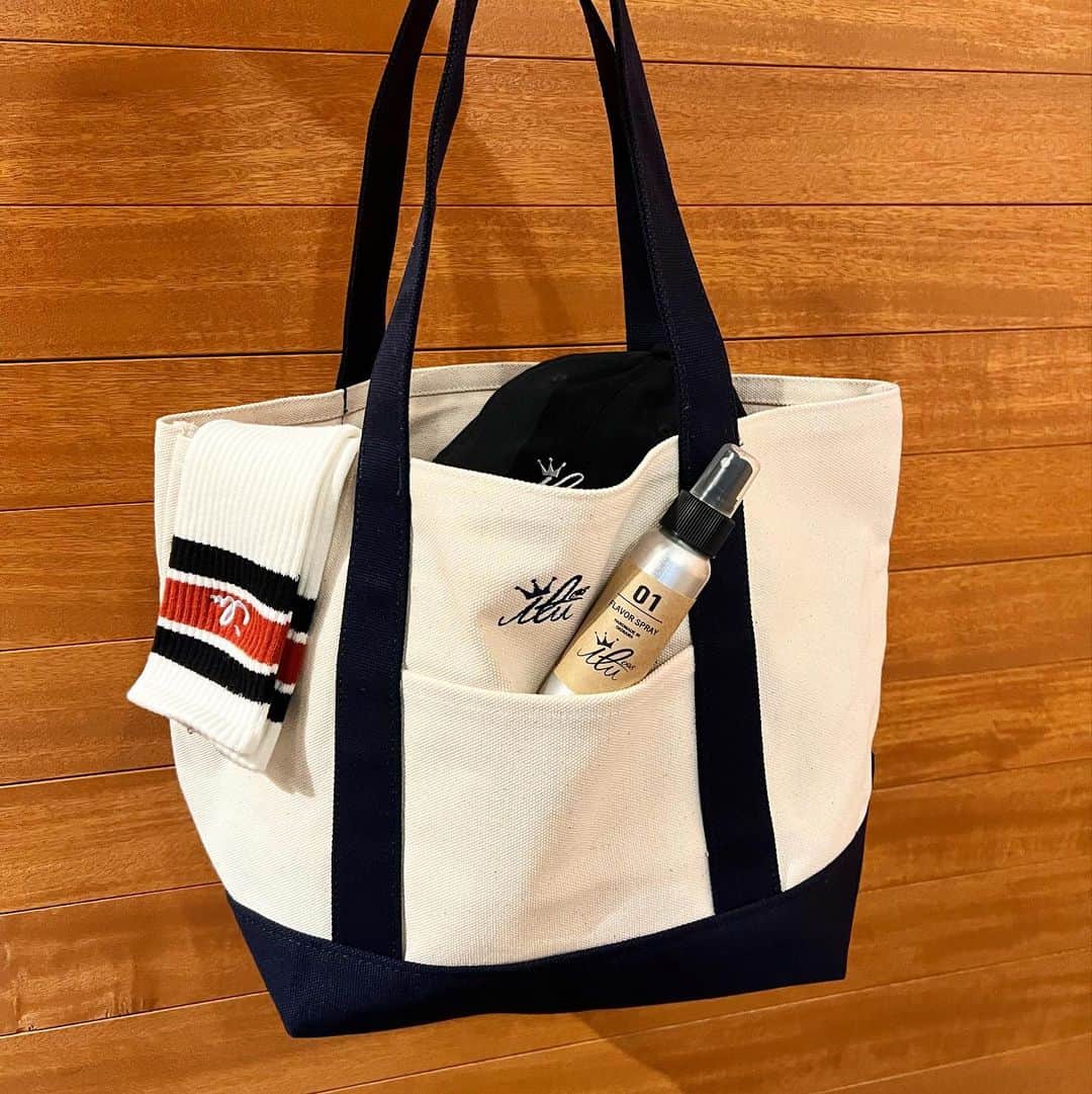 original brand 【ilu098】のインスタグラム：「キャンバストートバッグ 販売を再開します。 ------------------------- お待たせ致しました。 完売していたトートバッグ。 準備が整い、販売を再開です♫  #ilu098」