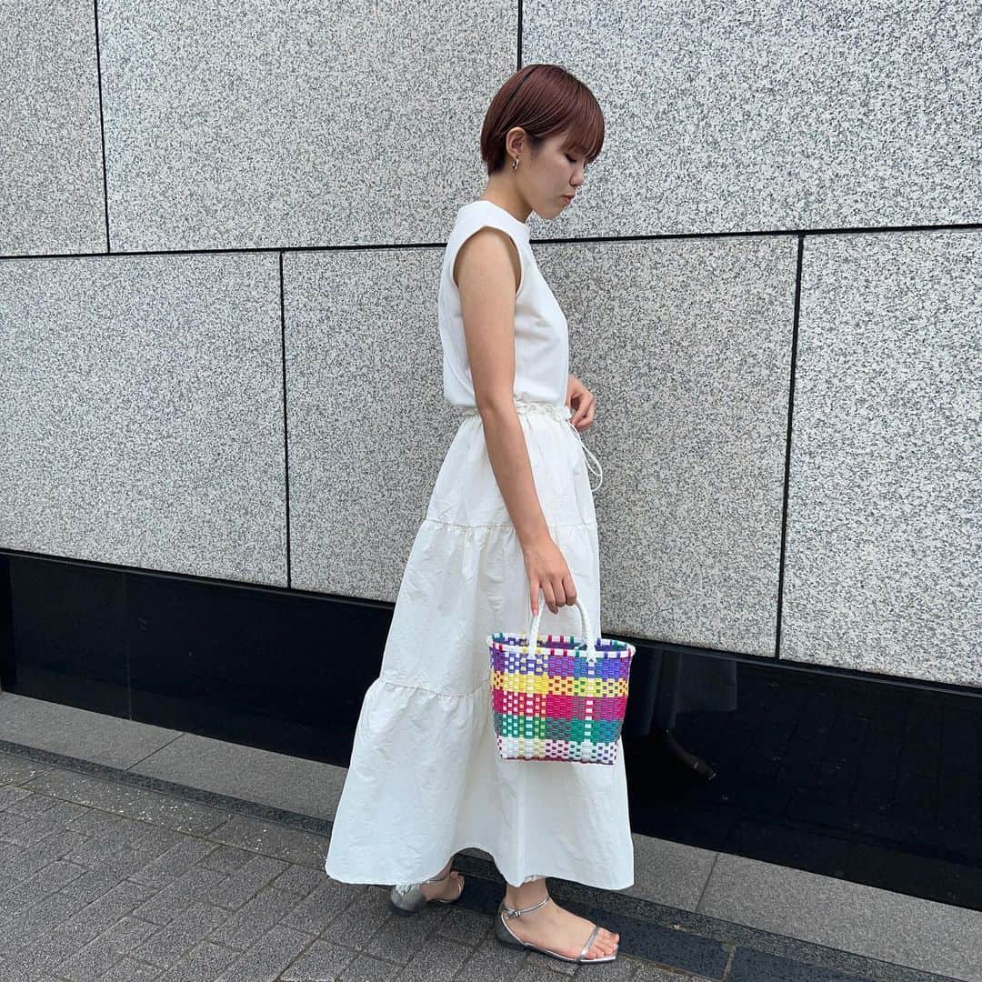 神戸レタス三宮店のインスタグラム：「. 一枚で簡単におしゃれが叶うティアードドッキングワンピ👗🫧 ✨ コンパクトなトップスと動きのあるスカートが絶妙なバランスです◎  🏷️E3326 ¥3,990  ▶︎▶︎▶︎STAFF ゆうりん　164cm(姫路店)  #kobelettuce #神戸レタス #神戸レタスコーデ #プチプラ #プチプラコーデ #夏服 #ワンピースコーデ #ドッキングワンピース #レタジョ #ファッション #fashion #ootd #姫路 #aeonmall_toyokawa_topic」