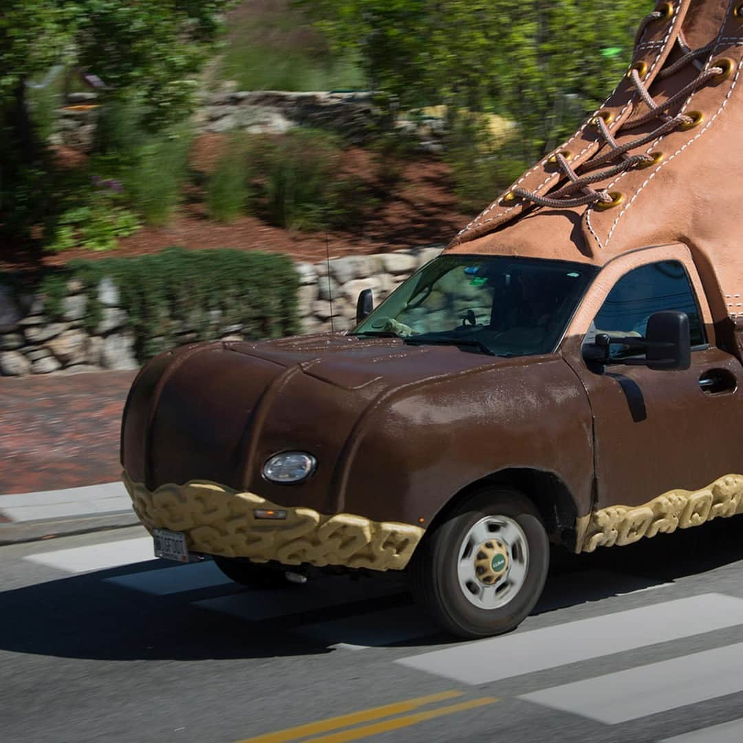 L.L.Beanのインスタグラム：「Since 2012, our three larger-than-life L.L.Bean Bootmobiles have covered more than 350,000 miles, appeared at hundreds of events, and racked up a whole lot of stories. For drivers, it's a dream job in a dreamy car - here are their favorite parts of the gig.」