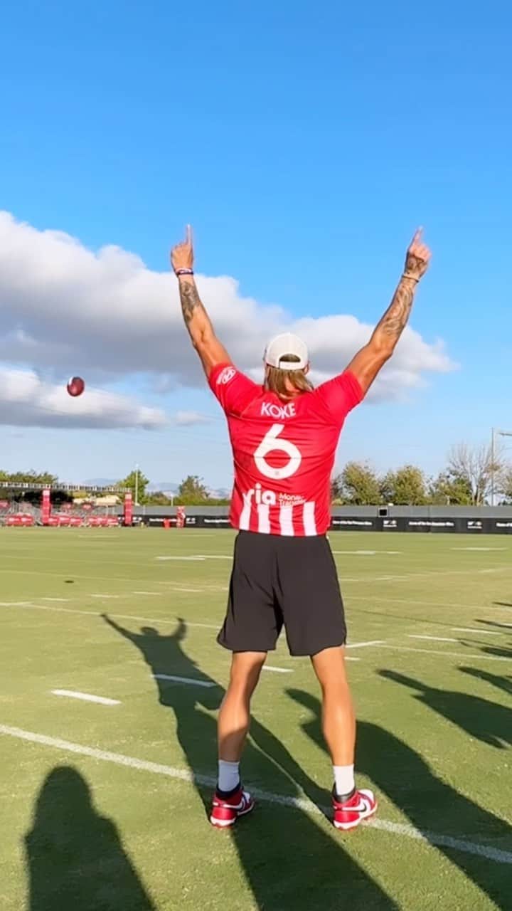 のインスタグラム：「And… TOUCHDOWN!!! Team celebration 👌」