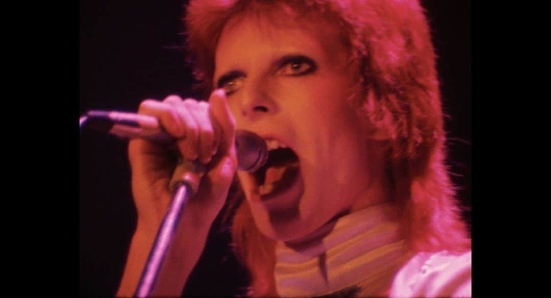 のインスタグラム：「MOONAGE DAYDREAM AT HAMMERSMITH 4K UPGRADE  “I’m an alligator...”  Ahead of next week’s release, the sublime Moonage Daydream is the latest upgraded video to be uploaded to YouTube: https://youtu.be/6pXoQ6iYO1w  Those already familiar will possibly agree that this performance is among Mick Ronson’s crowning moments. What a solo!  Pre-order Ziggy Stardust and the Spiders From Mars: The Motion Picture here: https://lnk.to/Ziggy50   (Linktree in bio)  #Ziggy50 #BowieHammersmithOdeon50th #ZiggyMoPi」