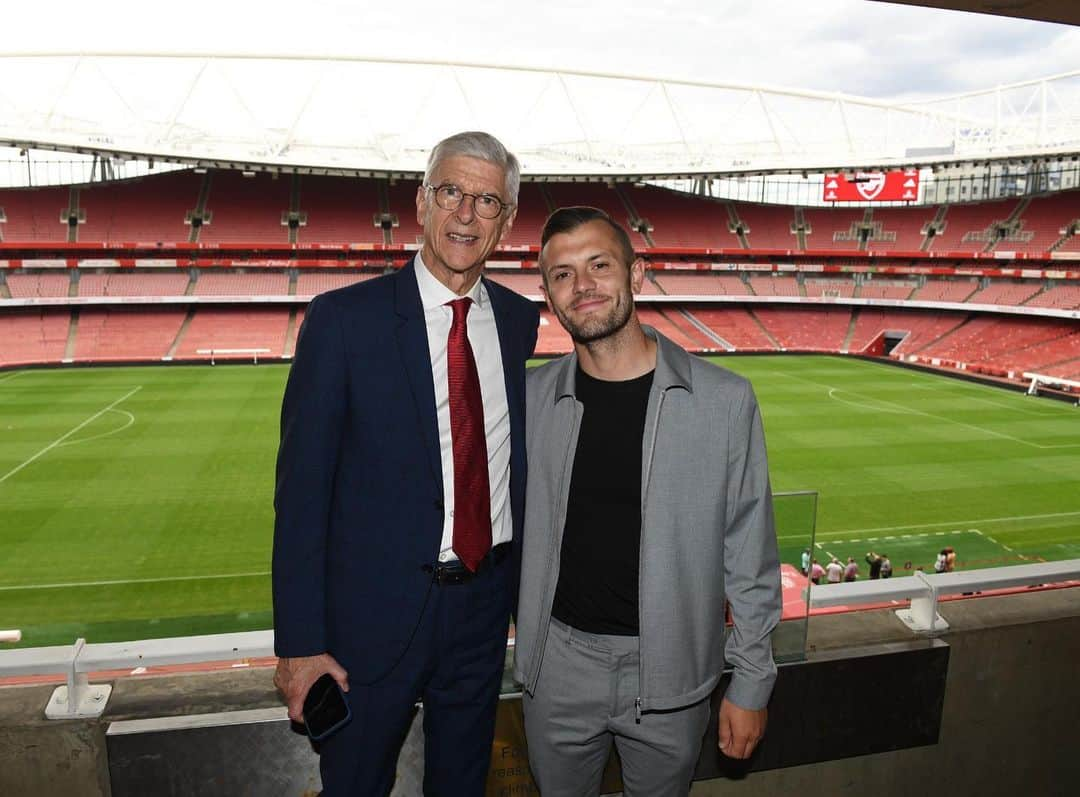 ジャック・ウィルシャーのインスタグラム：「First time seeing the Boss since 2018 ❤️ His Love and Passion for our club is still just as strong 🔴 ⚪️ Also not a bad brain to pick about developing young players ❤️」